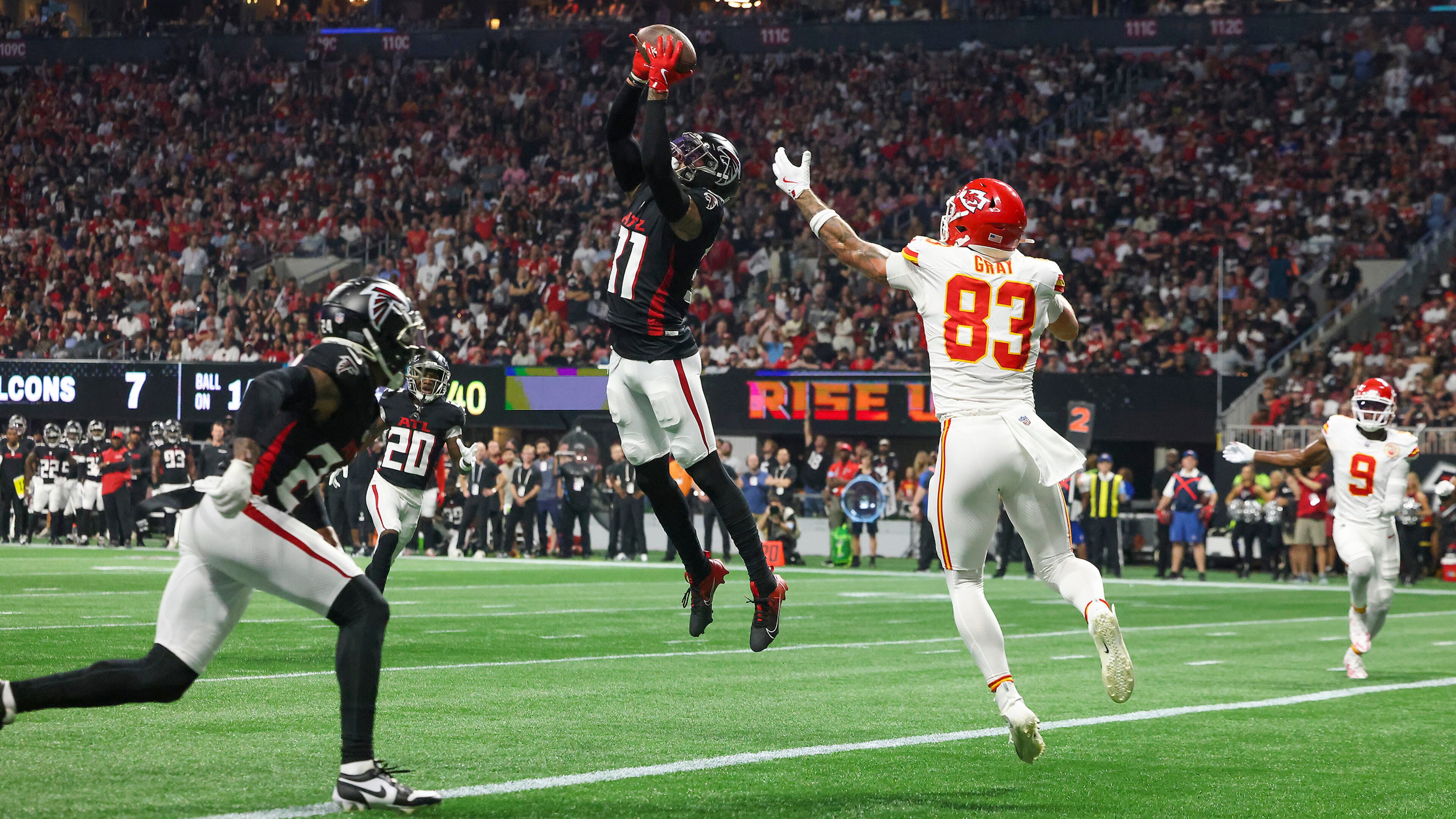 Atlanta Falcons safety Justin Simmons (31) makes an interception from Kansas City Chiefs quarterback Patrick Mahomes, intended for tight end Noah Gray (83), during the first quarter at Mercedes-Benz Stadium, Sunday, Sept. 22, 2024, in Atlanta. (Jason Getz/The Atlanta Journal-Constitution/TNS)