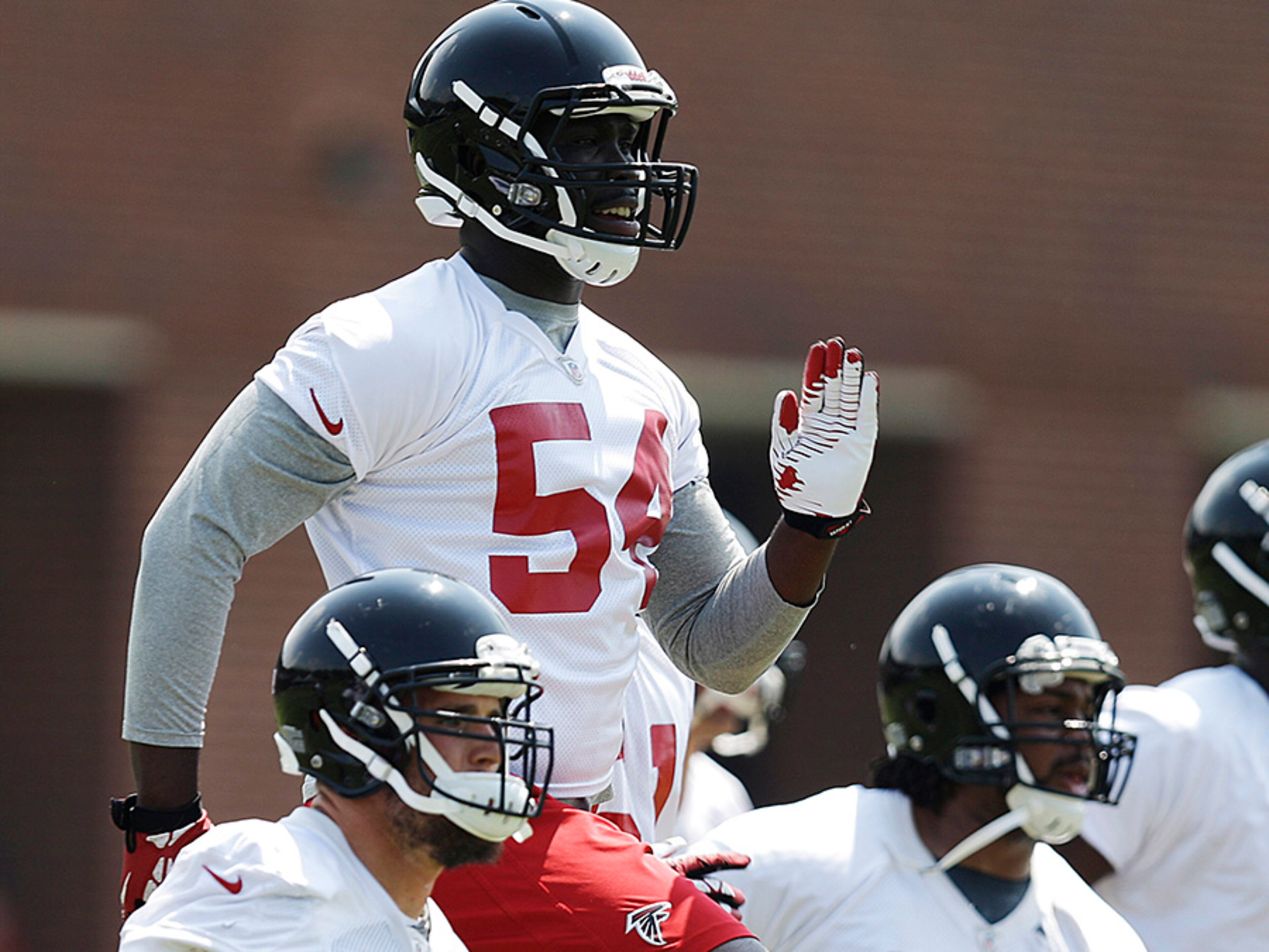 The Falcons signed seventh-round draft selection Yawin Smallwood, a linebacker at UConn, to a 4-year, $2.265 million contract ($45,869 guaranteed).