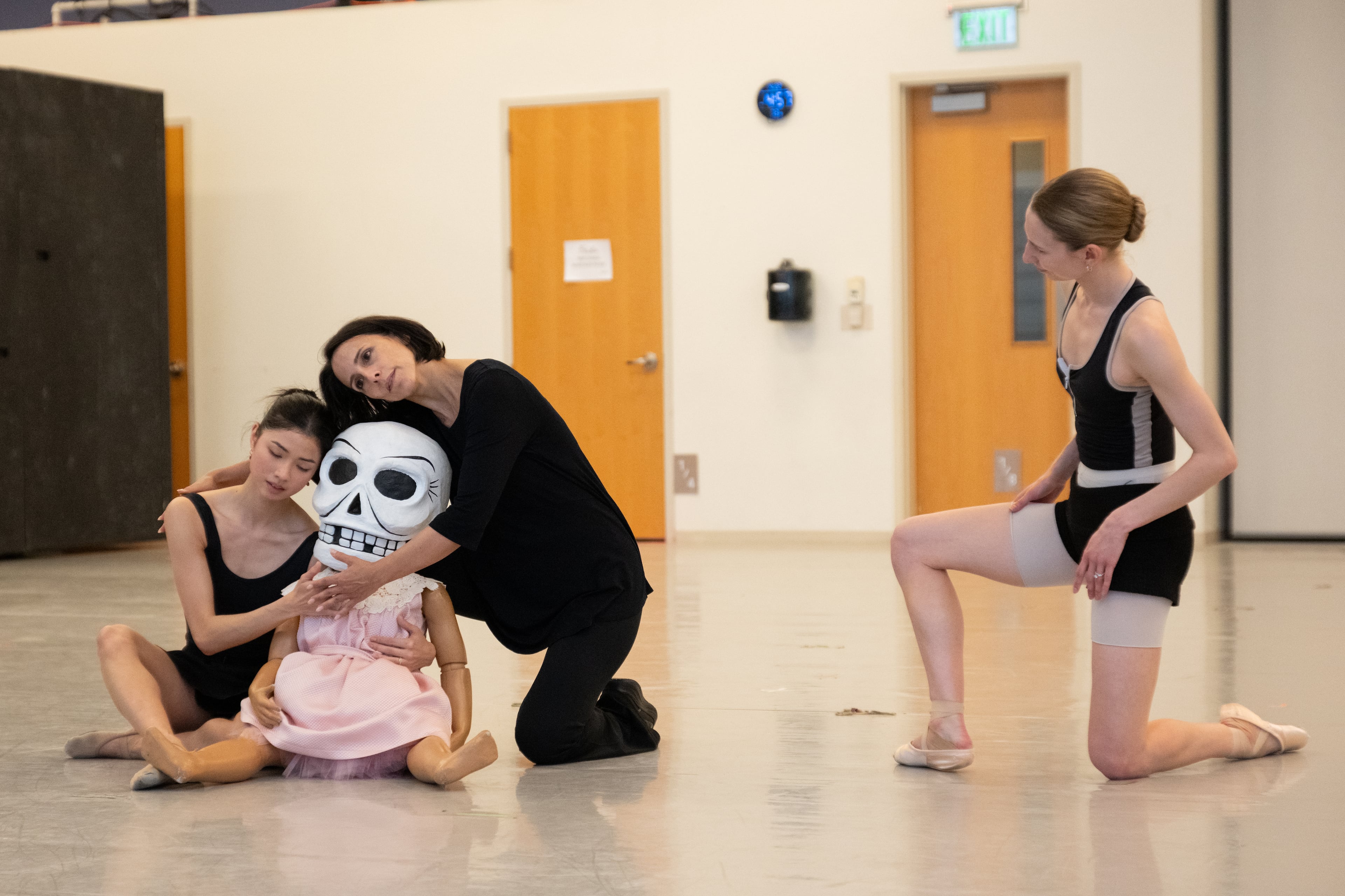 Choreographer Annabelle Lopez Ochoa (center) works with Atlanta Ballet dancers Mikaela Santos (left) and Catherine Conley (right) to develop a performance that conveys the complexities of Frida Kahlo’s story. (Courtesy of Shoccara Marcus)