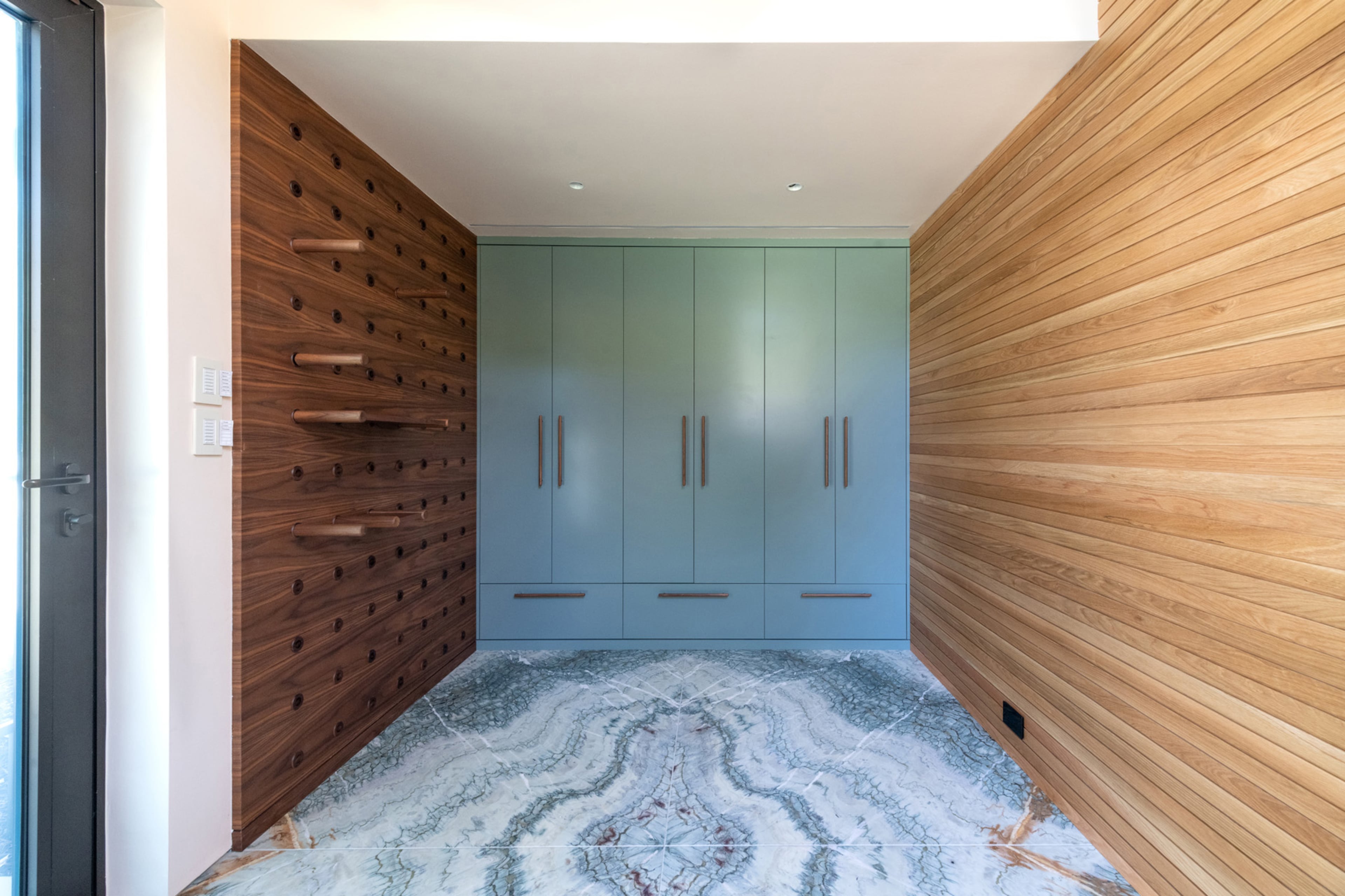 The wine cellar holds 2500 bottles.