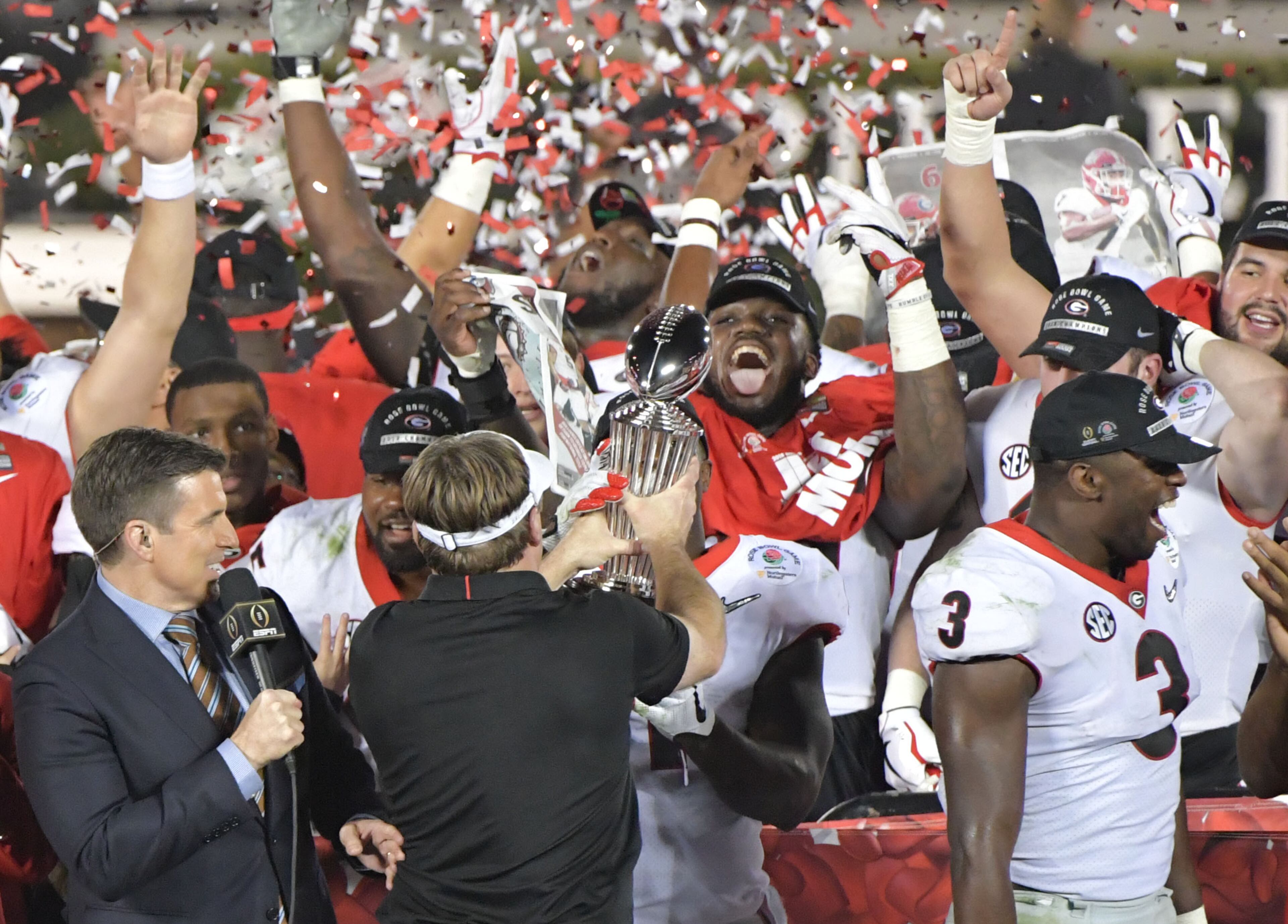 January 1, 2018 Pasadena, California - Georgia players celebrates their victory over the Oklahoma during the College Football Playoff Semifinal between Georgia and Oklahoma at Rose Bowl Stadium in Pasadena, California on Monday, January 1, 2018. Hyosub Shin / hshin@ajc.com