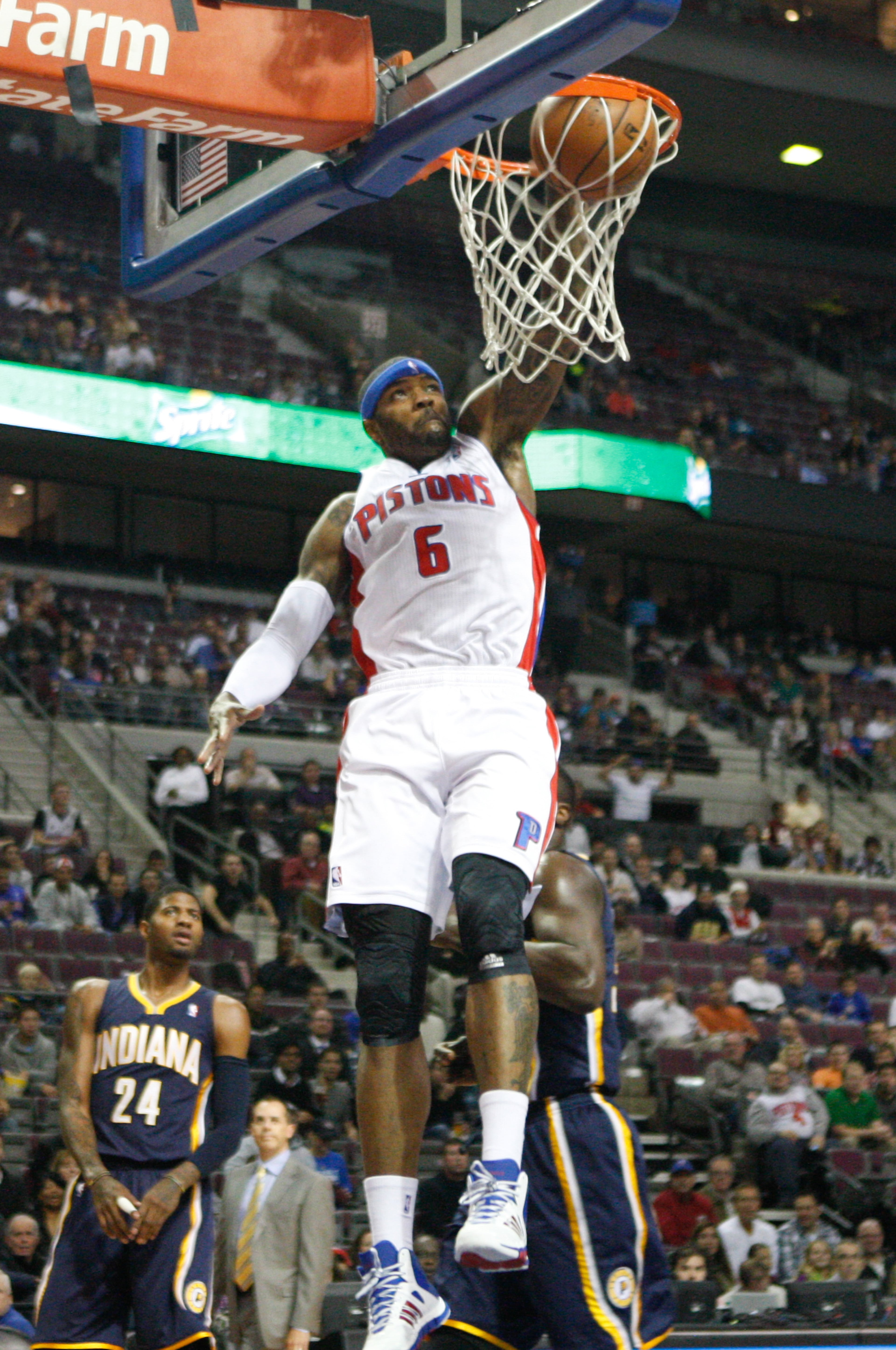 Pistons small forward Josh Smith dunks during the first quarter against the Pacers at The Palace of Auburn Hills.