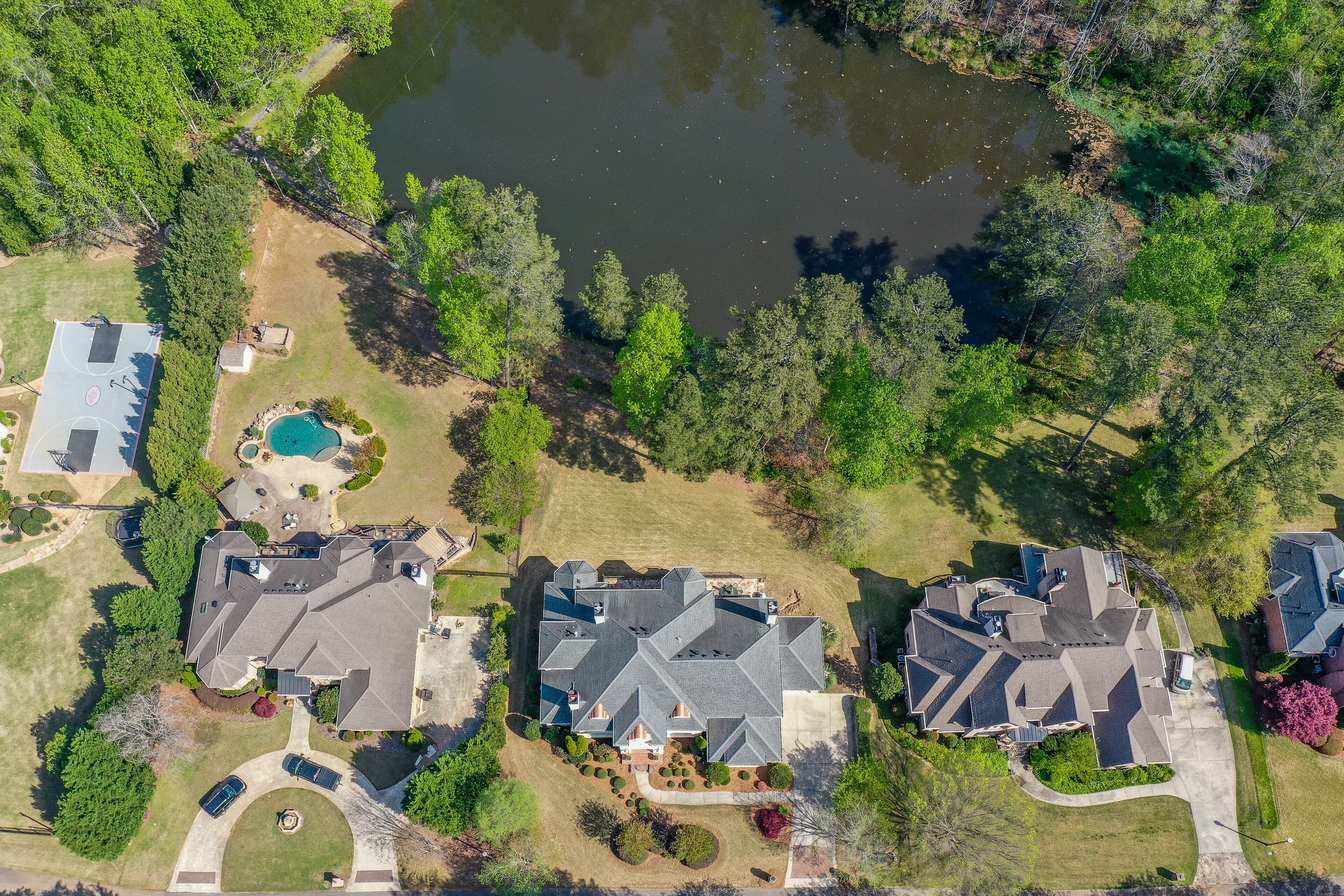 Aerial view of this wonderful lakefront property. Text by Christela Becker