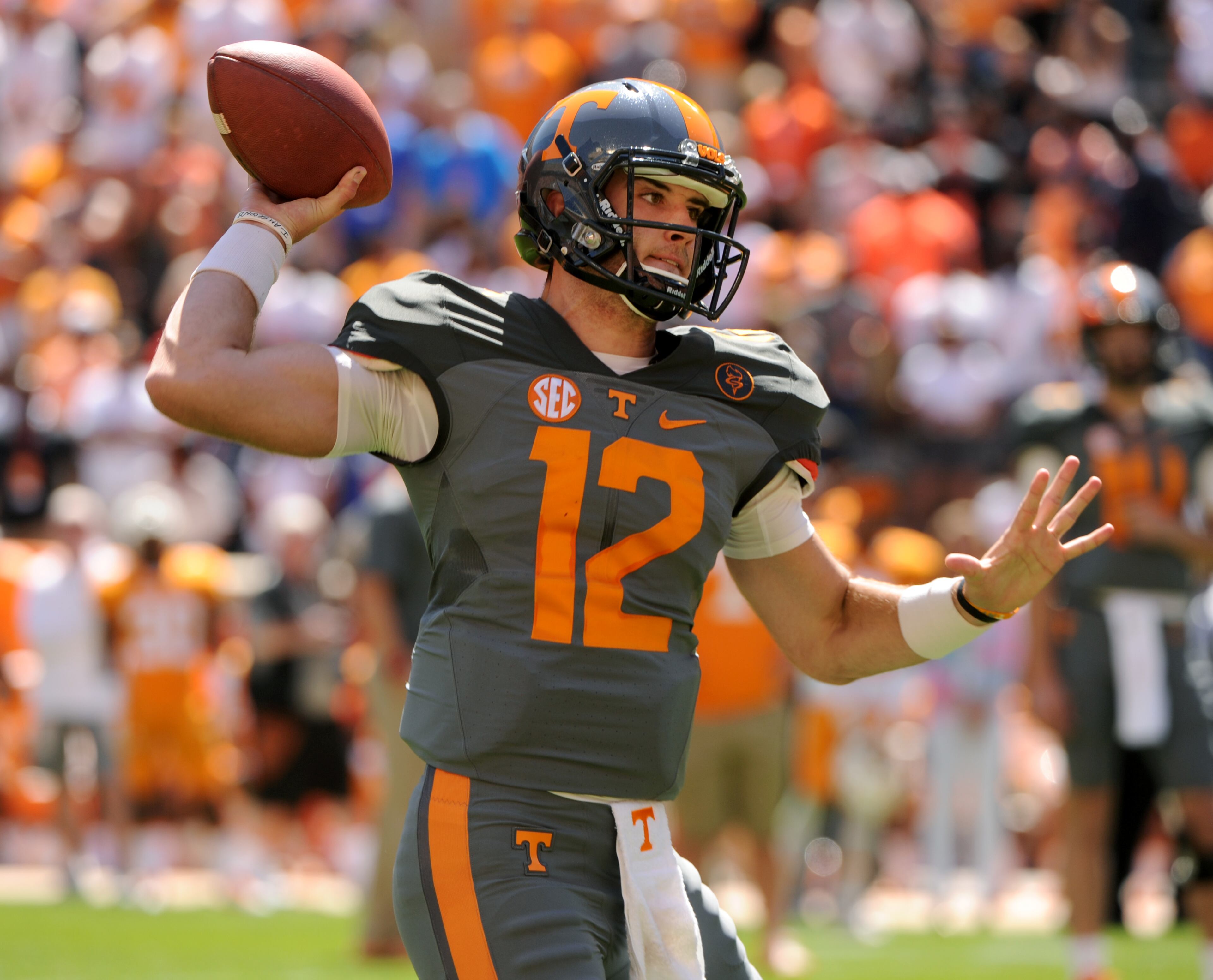 Tennessee quarterback Quinten Dormady throws during an NCAA college football spring game in Knoxville, Tenn., Saturday, April 16, 2016. (Michael Patrick/Knoxville News Sentinel via AP)