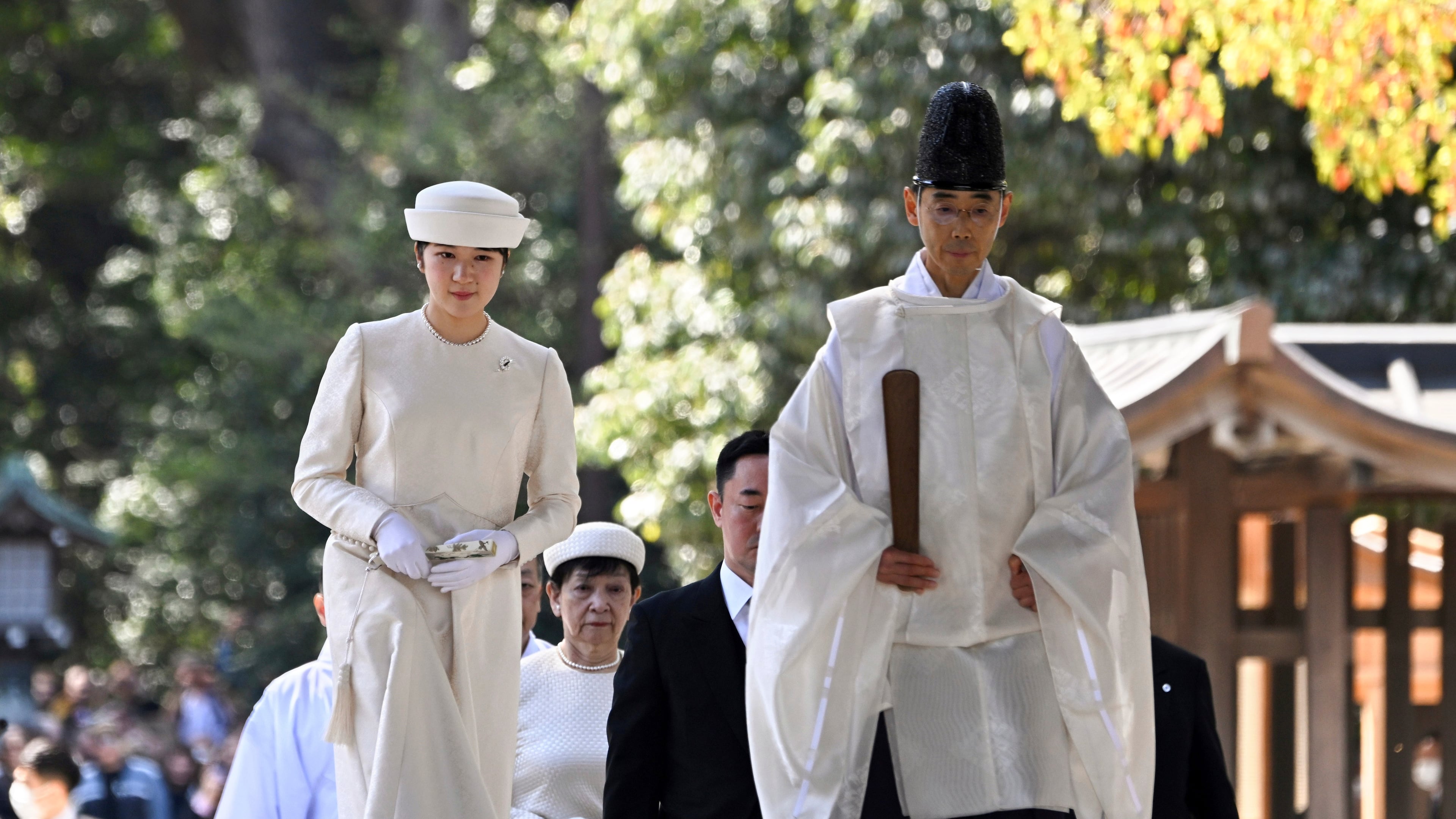 FILE - Japan's Princess Aiko, left, the daughter of Emperor Naruhito and Empress Masako, arrives to mark the 110th anniversary of the death of the wife of former emperor Meiji at Meiji Shrine in Tokyo, on April 10, 2024. (Kazuhiro Nogi/Pool Photo via AP, File)