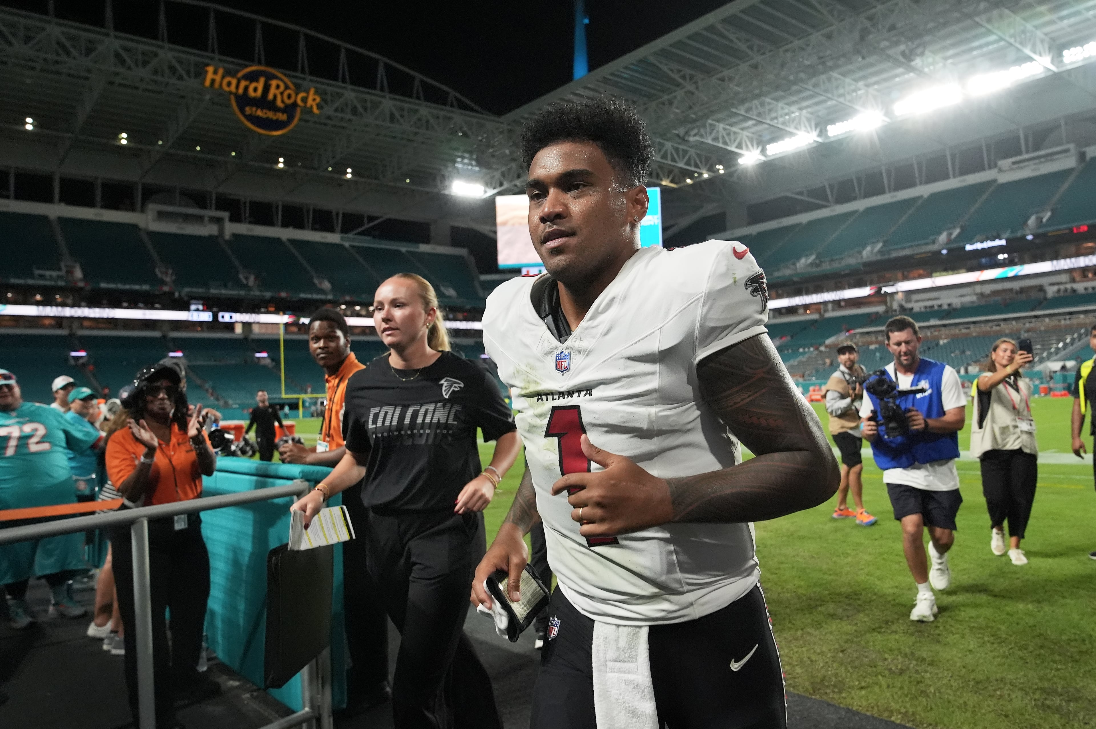 Falcons Dolphins Football