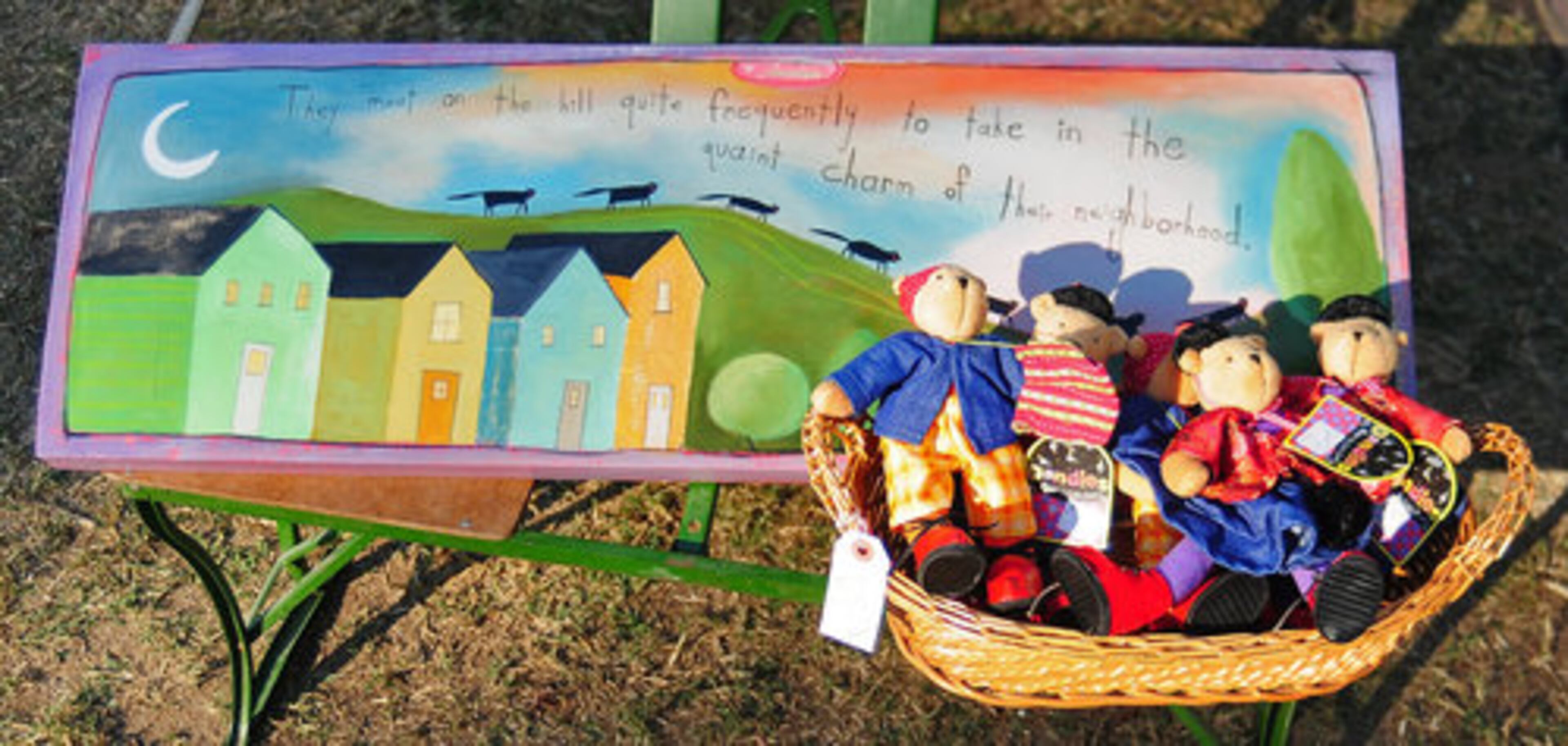 The three-day fair has booths filled with antiques, artisans, crafts and decorator items. The fair also includes cooking classes.