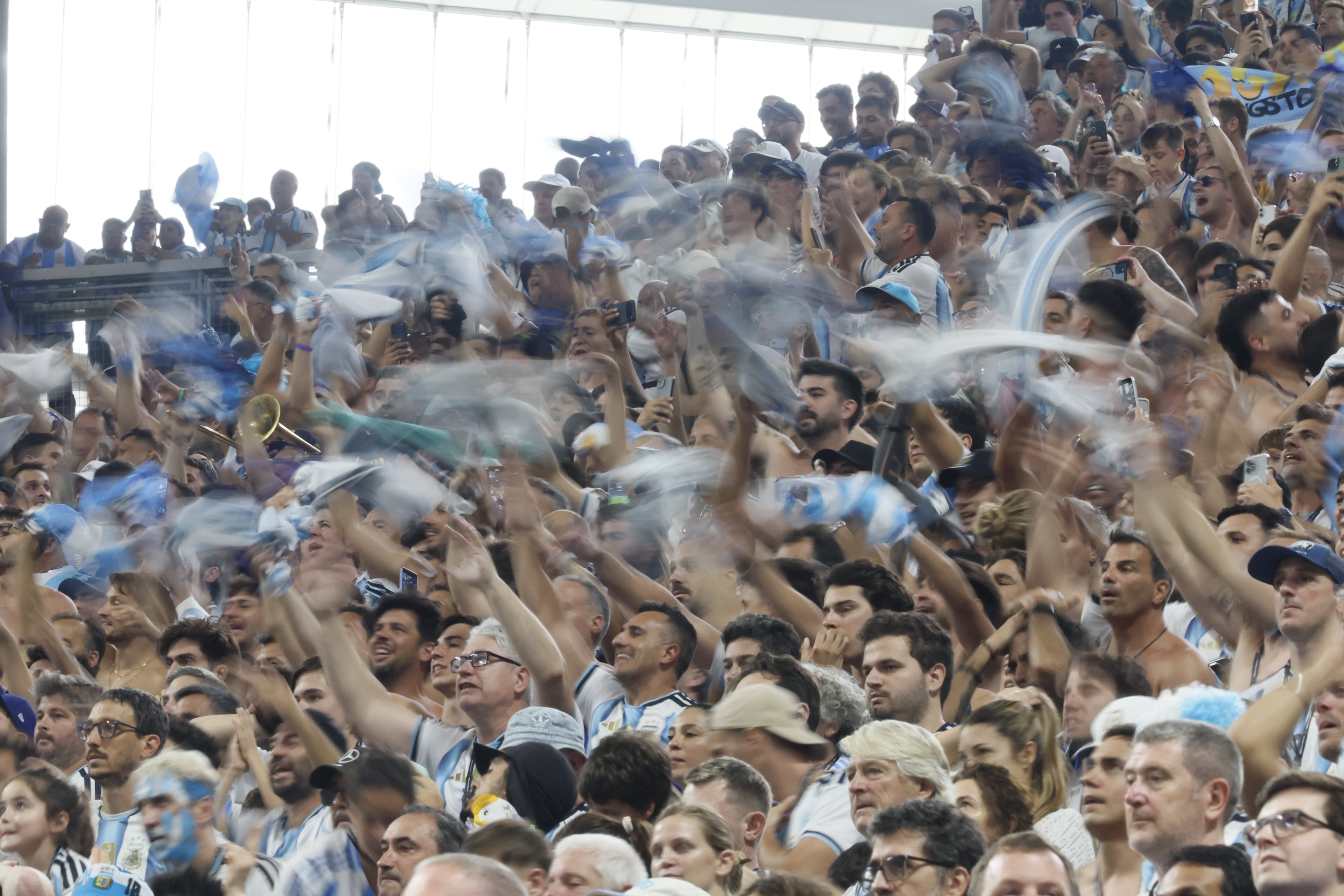 Argentina fans celebrate in the final moments of win over Egypt at FIFA World Cup match at Atlanta Stadium (Mercedes-Benz Stadium) on Tuesday, July 7, 2026. (Miguel Martinez/AJC)