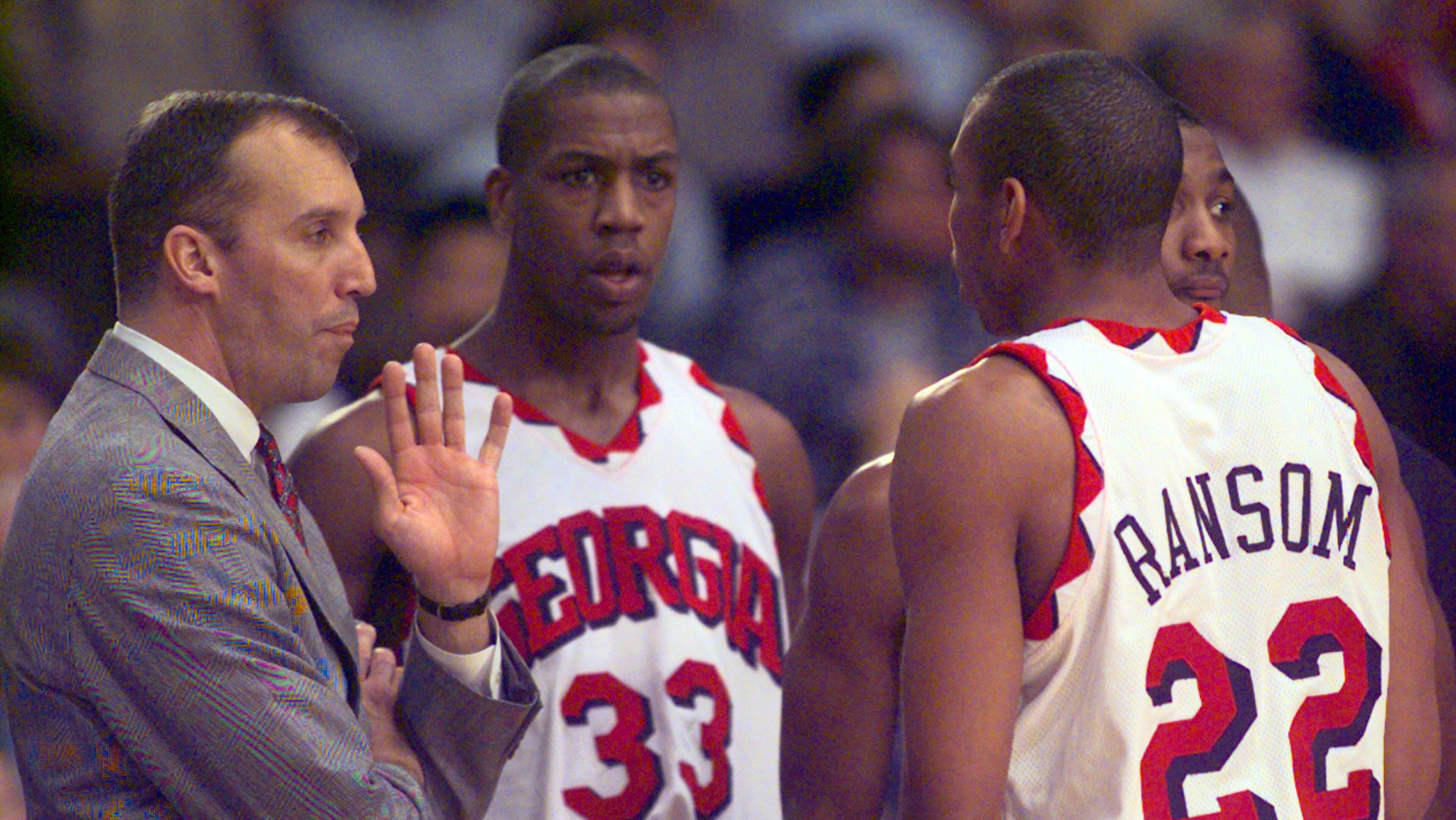 980128--ATHENS, GA--University of Georgia coach Ron Jirsa talks to his players during a timeout in their win over Mississippi, Wednesday Jan. 28, 1998 in Athens. (David Tulis/AJC Staff)
