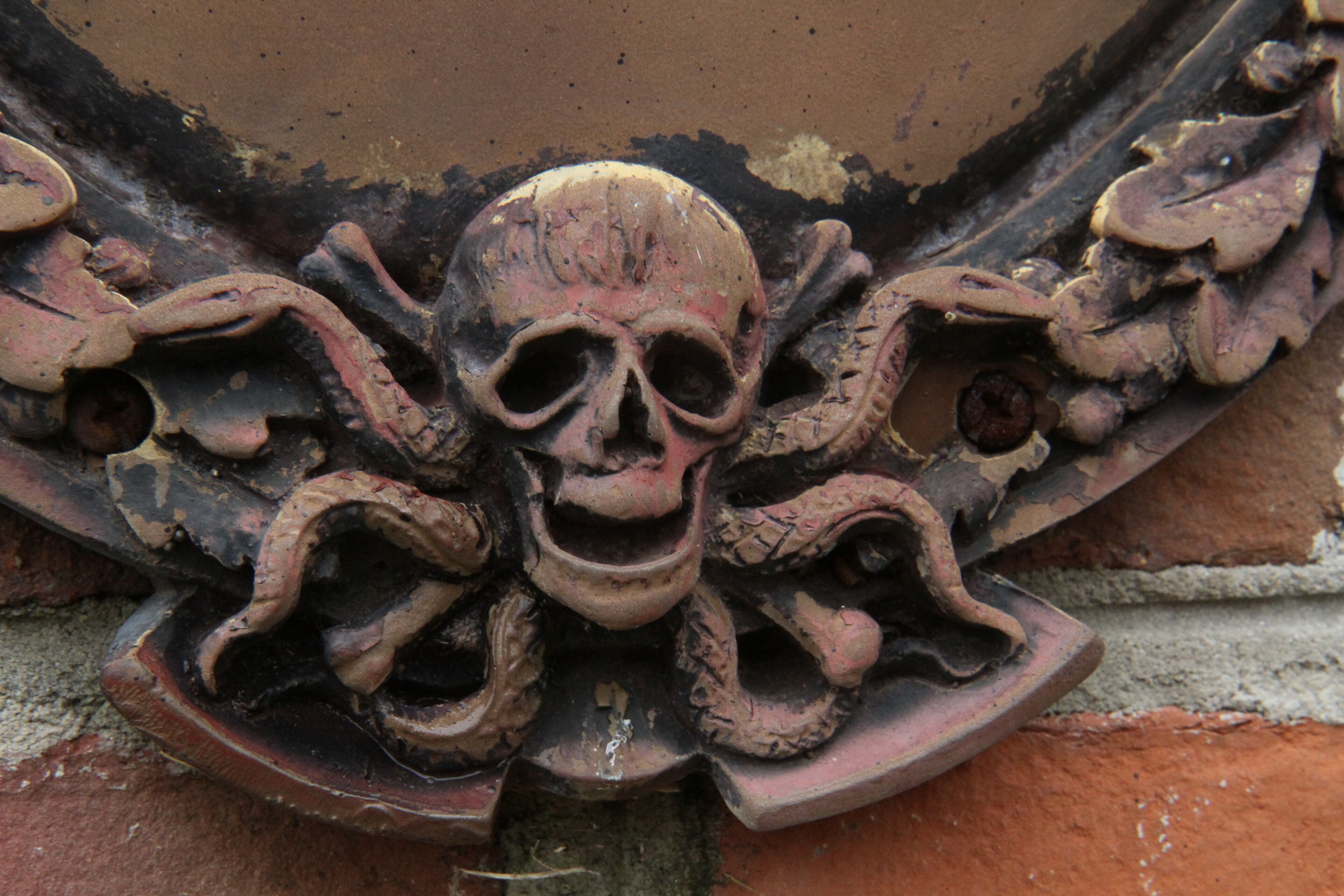 That's when he decided to do something a little different and build, at least on the outside, a replica of Disney's Haunted Mansion.