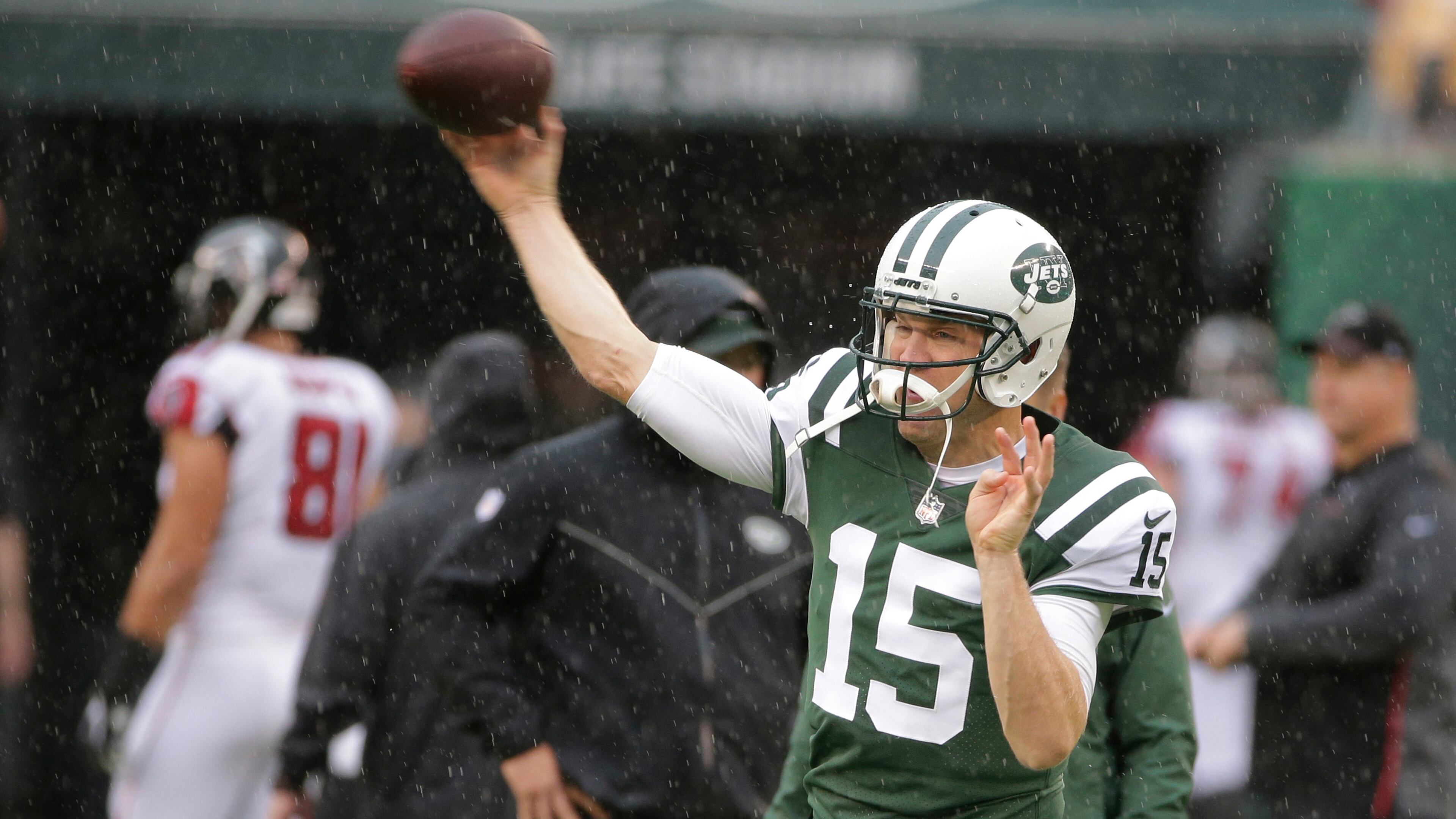 New York Jets quarterback Josh McCown (15) warms up before an NFL football game against the Atlanta Falcons Sunday, Oct. 29, 2017, in East Rutherford, N.J. (AP Photo/Seth Wenig)