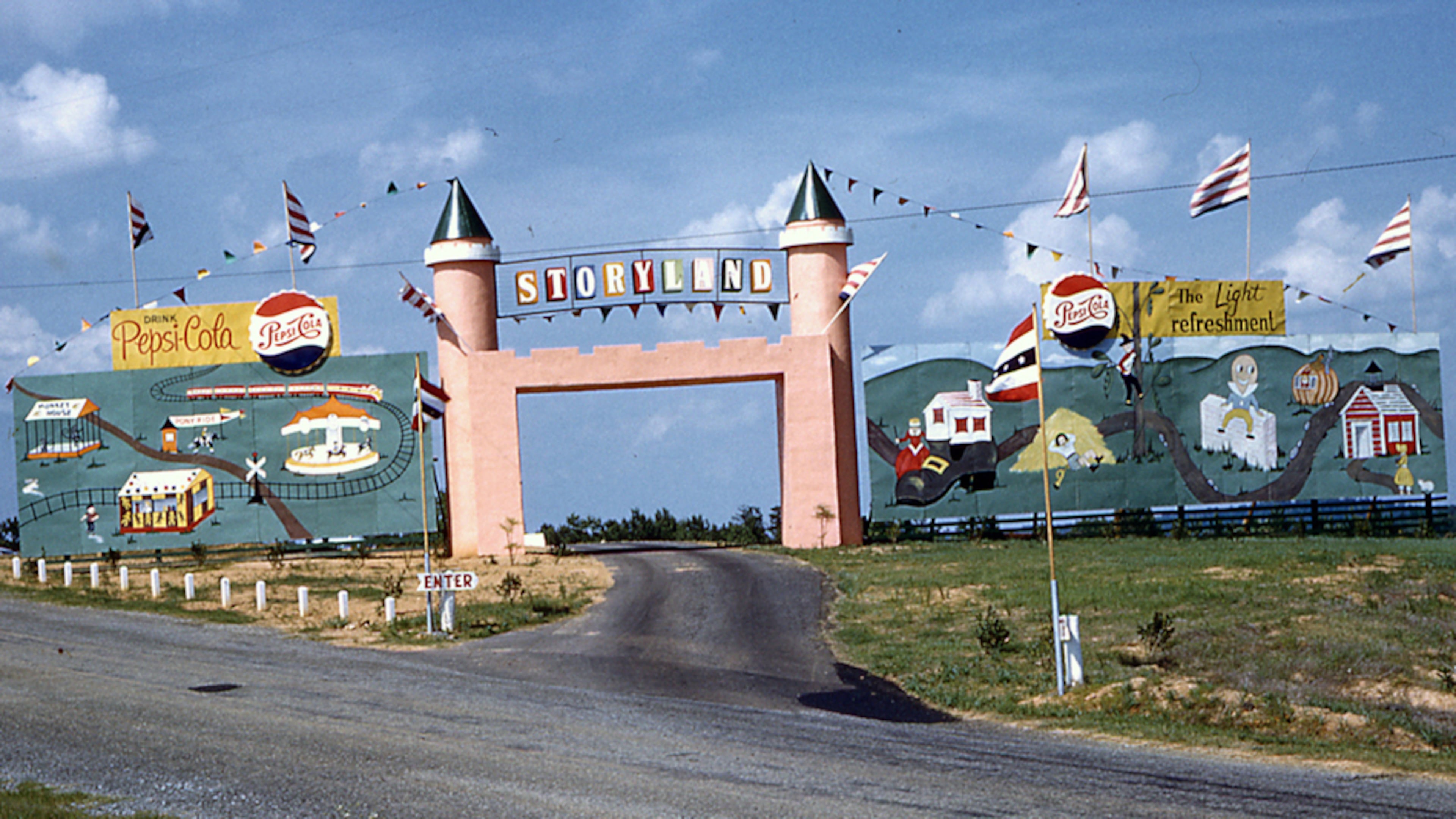 The entrance to Storyland, on Cobb Parkway near Akers Mill Road, sometime in the early 1960s. (Courtesy of the Marietta Museum of History)
