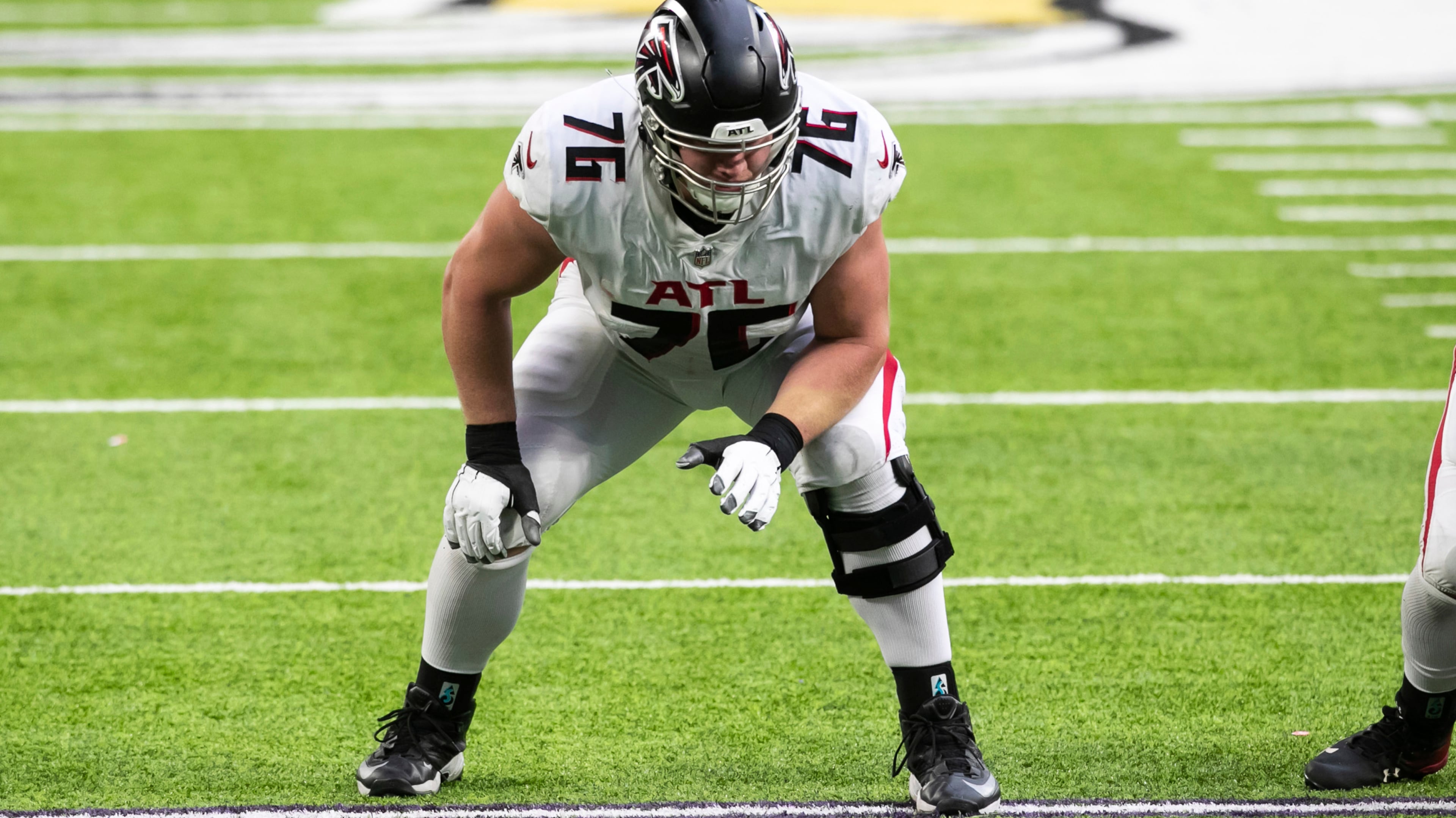 Falcons tackle Kaleb McGary — pictured against the Vikings in 2020 — started 92 games for Atlanta from 2019-2024 before missing all of 2025 with a knee injury. (David Berding/AP 2020)