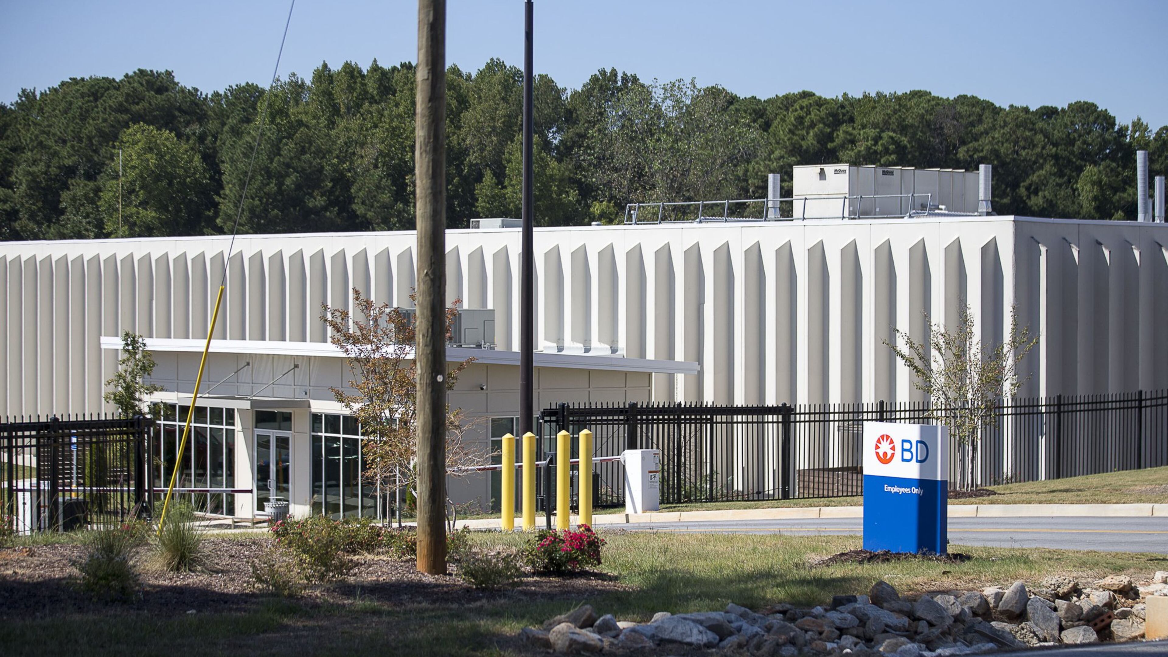 The Becton Dickinson medical sterilization plant in Covington. (Alyssa Pointer/alyssa.pointer@ajc.com)