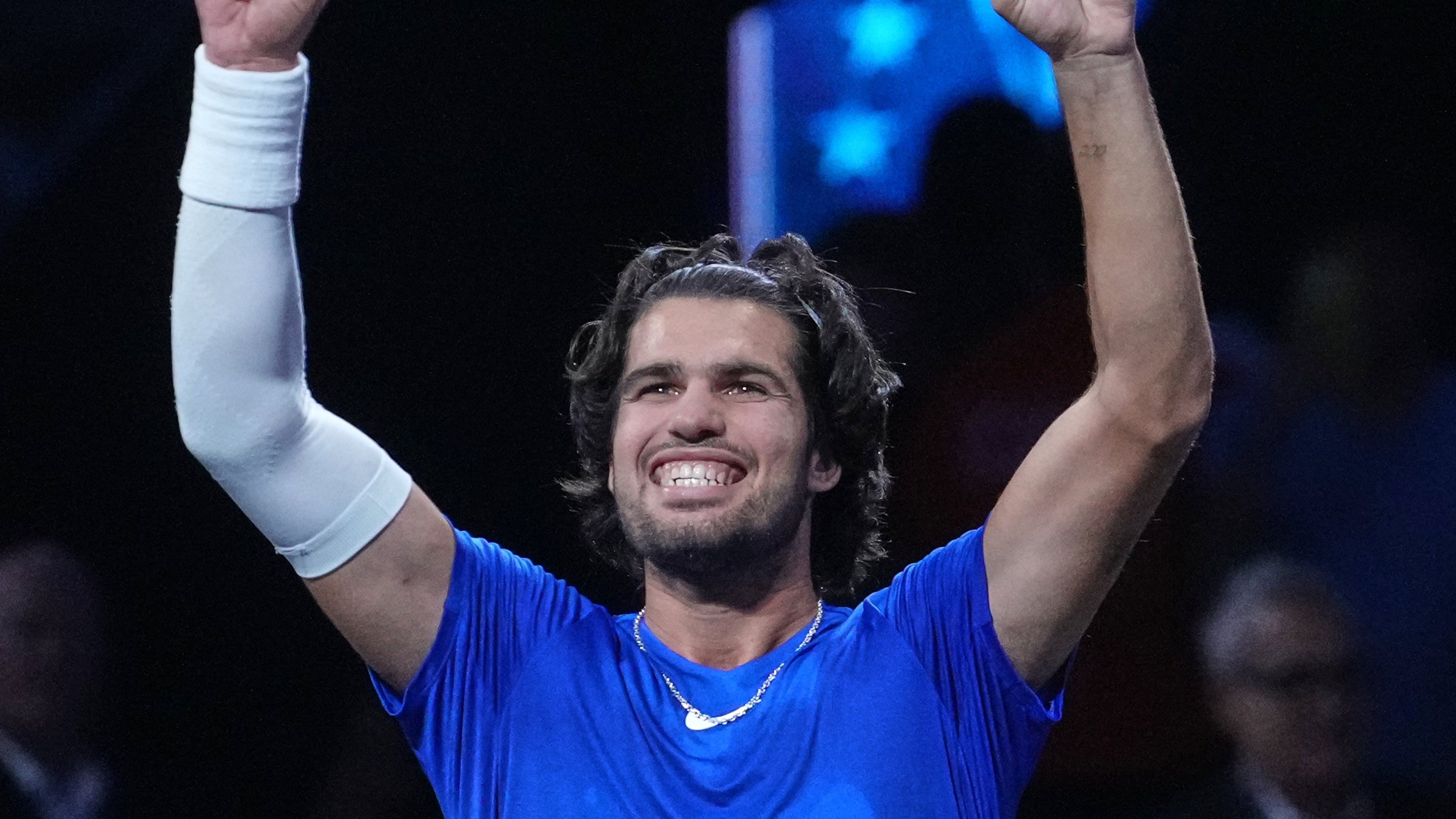 Team Europe's Carlos Alcaraz celebrates after beating Team World's Taylor Fritz during a Laver Cup tennis tournament match in London, Saturday, Sept. 26, 2026. (AP Photo/Maja Smiejkowska)