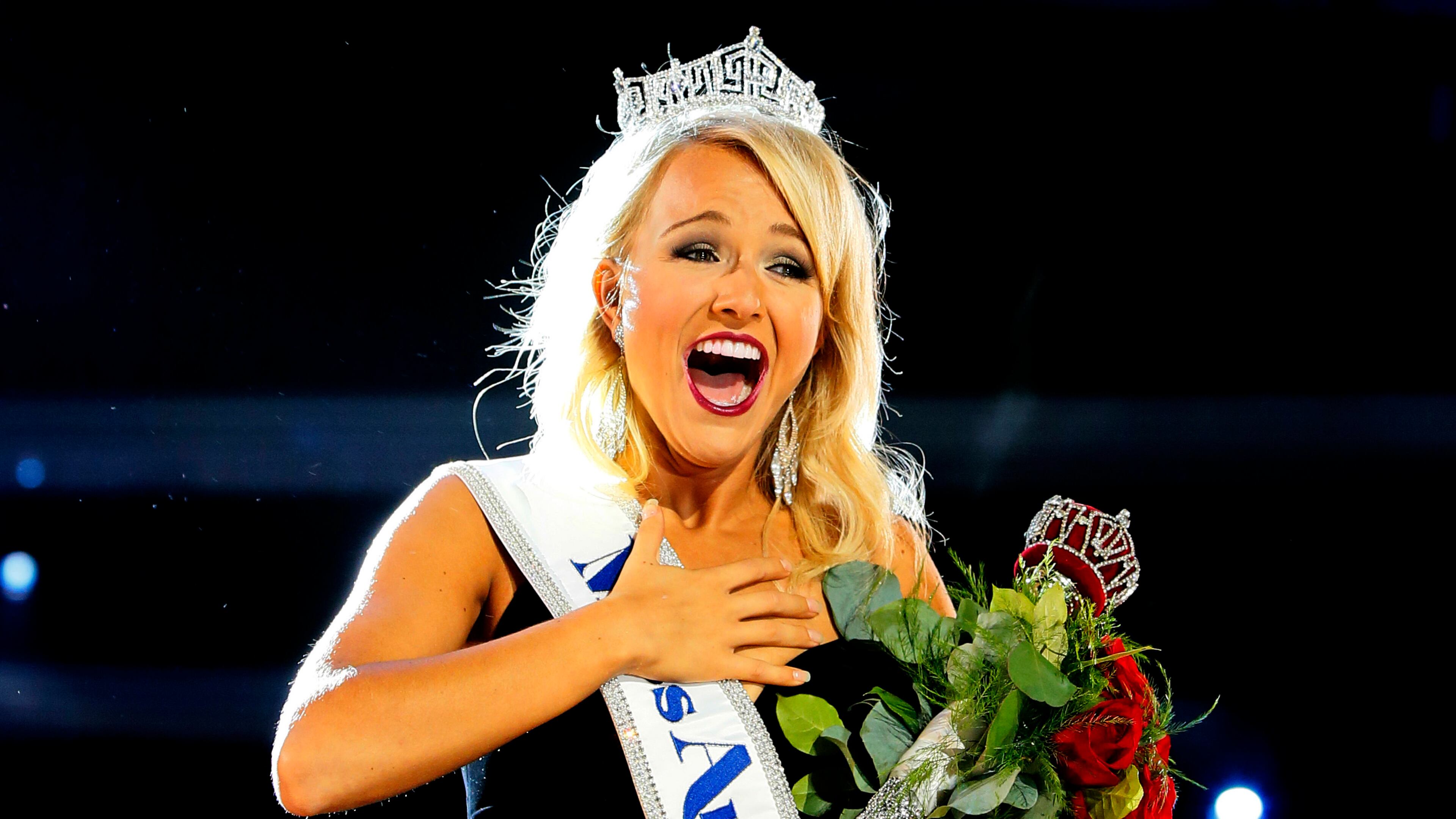 Miss Arkansa Savvy Shields waves to crowd after being named new the Miss America 2017, Sunday, Sept. 11, 2016, in Atlantic City, N.J. (AP Photo/Noah K. Murray)