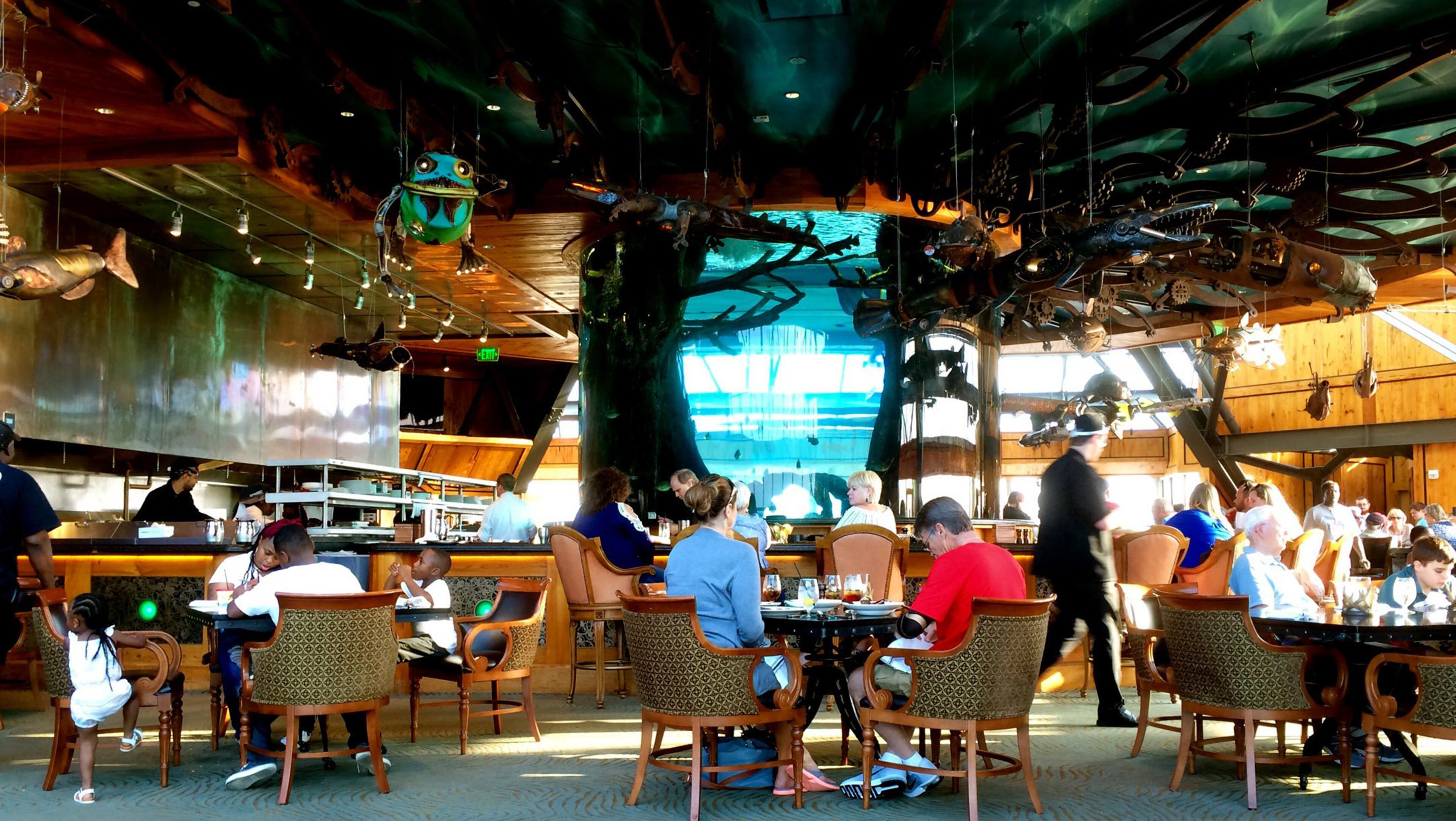 At the Big Cypress Lodge in Memphis, enjoy drinks and the view at The Lookout. The centerpiece of the room is a 10,000-gallon catfish aquarium.
Courtesy Gabe Hartwig/St. Louis Post-Dispatc/TNS