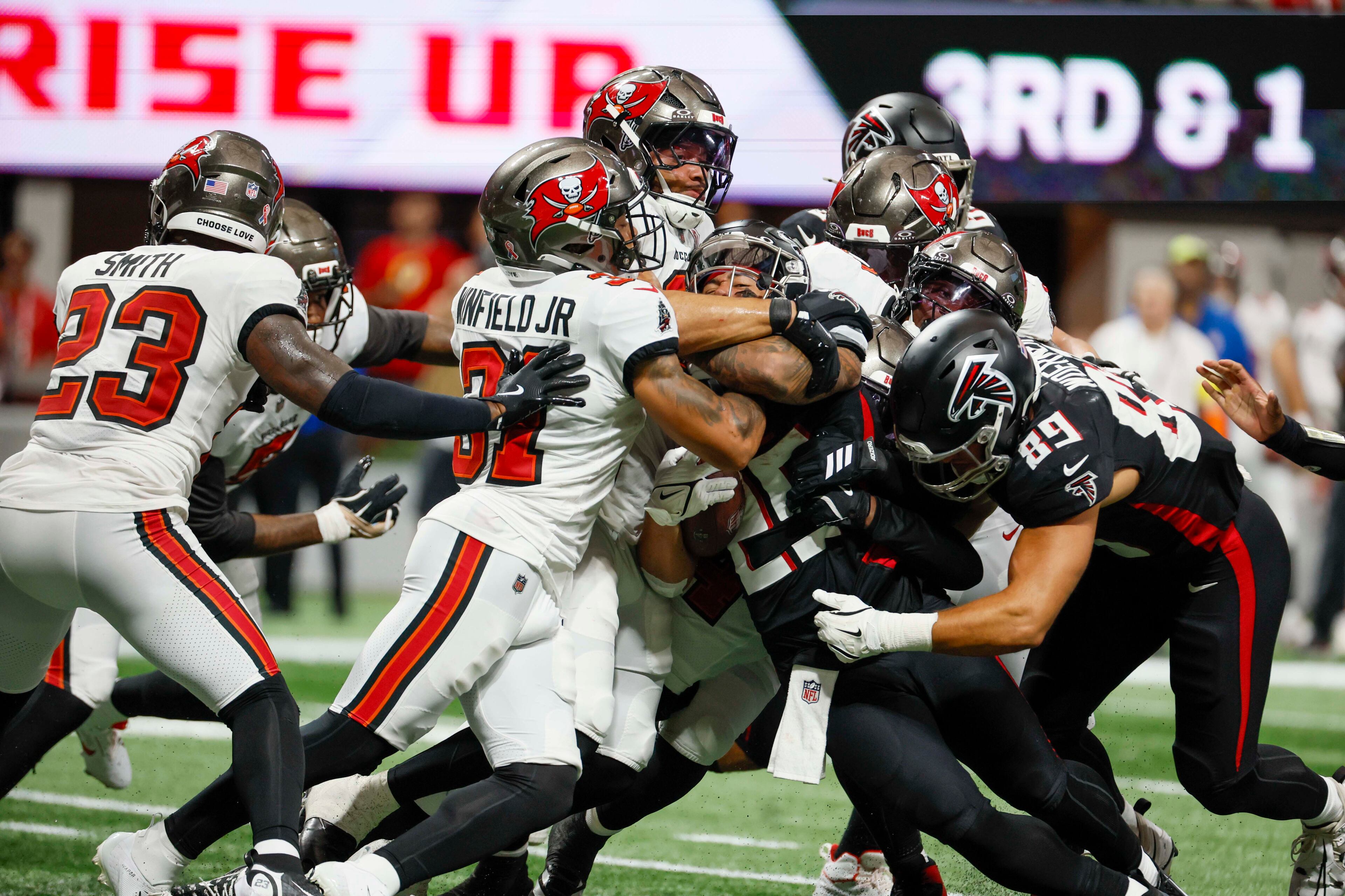 Atlanta Falcons running back Tyler Allgeier (25)gets stop in the line of screamage during the second half of an NFL football game against the Tampa Bay Buccaneers at Mercedes-Benz Stadium on Sunday, September 7, 2025, in Atlanta
(Miguel Martinez/ AJC)