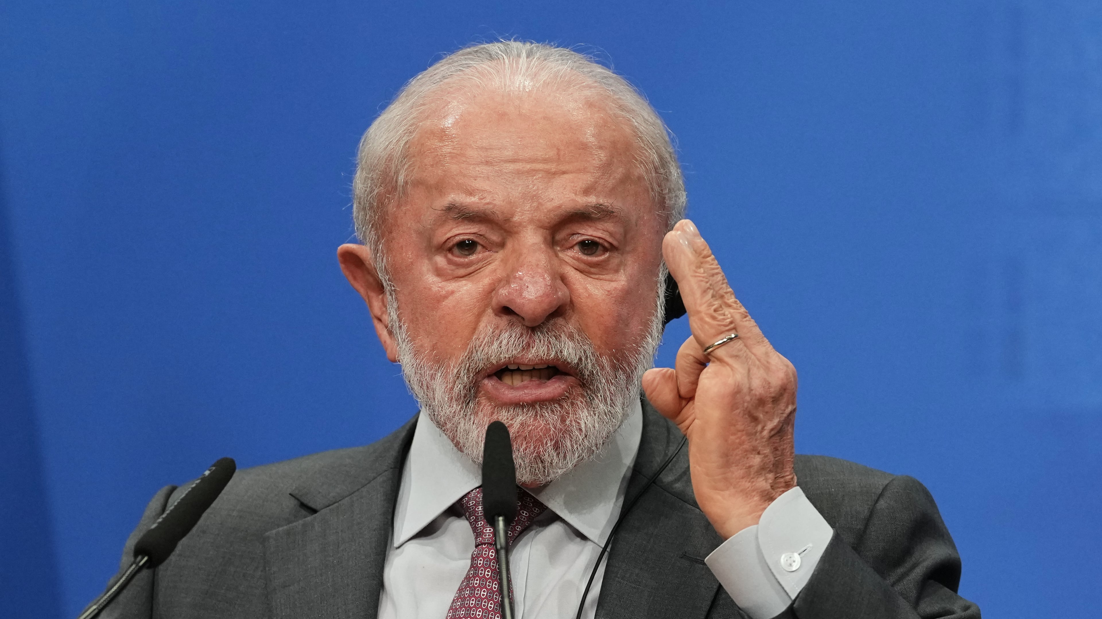Brazil's President Luiz Inacio Lula da Silva speaks during a joint press conference with German Chancellor Friedrich Merz at the end of the German-Brazilian intergovernmental consultations at Herrenhausen Palace, in Hannover, northern Germany, Monday, April 20, 2026. (AP Photo/Martin Meissner)