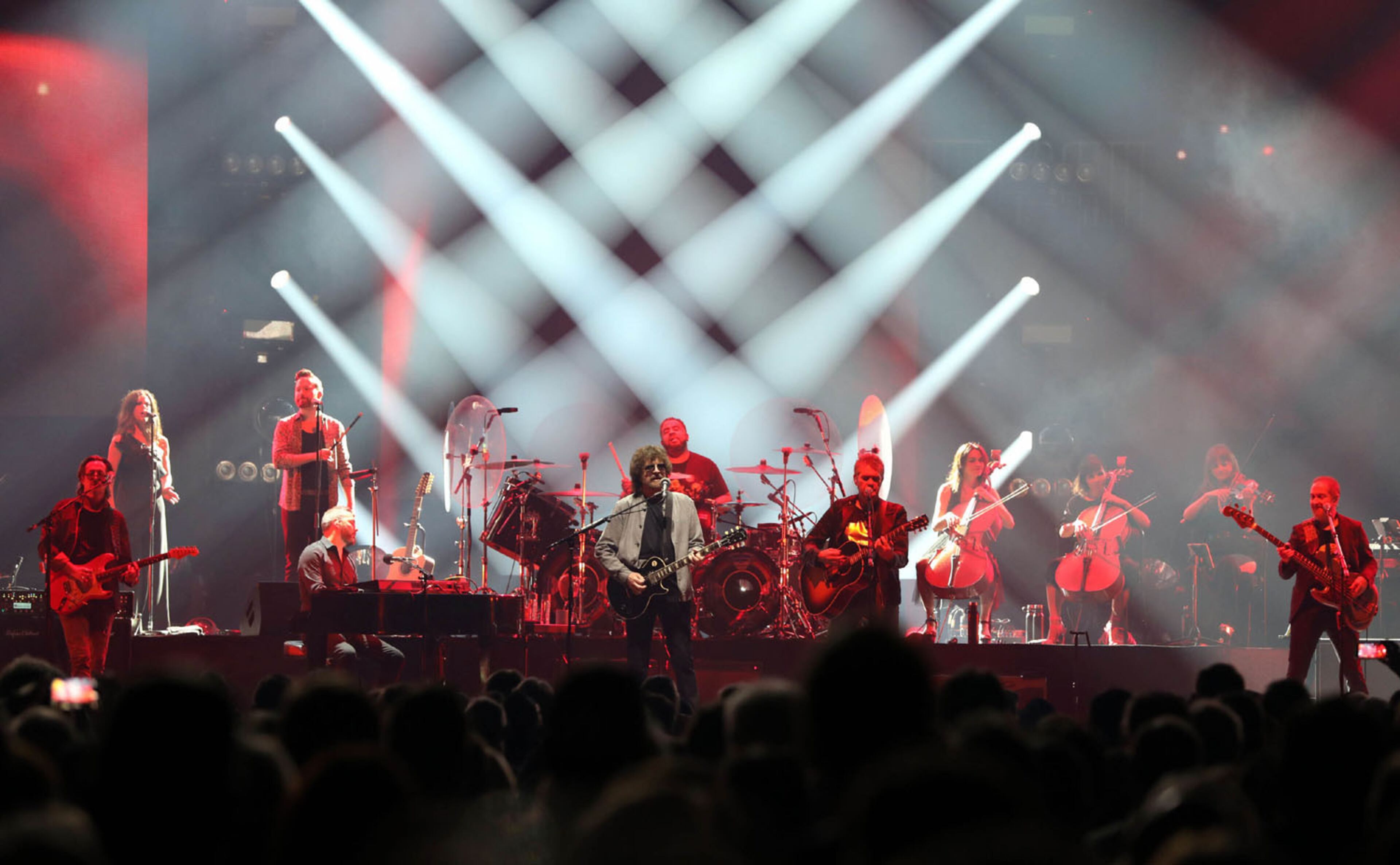 Jeff Lynne's ELO sold out State Farm Arena on Friday, July 5, 2019 on their Summer 2019 Tour. Dhani Harrison, George's son, opened the show.
Robb Cohen Photography & Video /RobbsPhotos.com