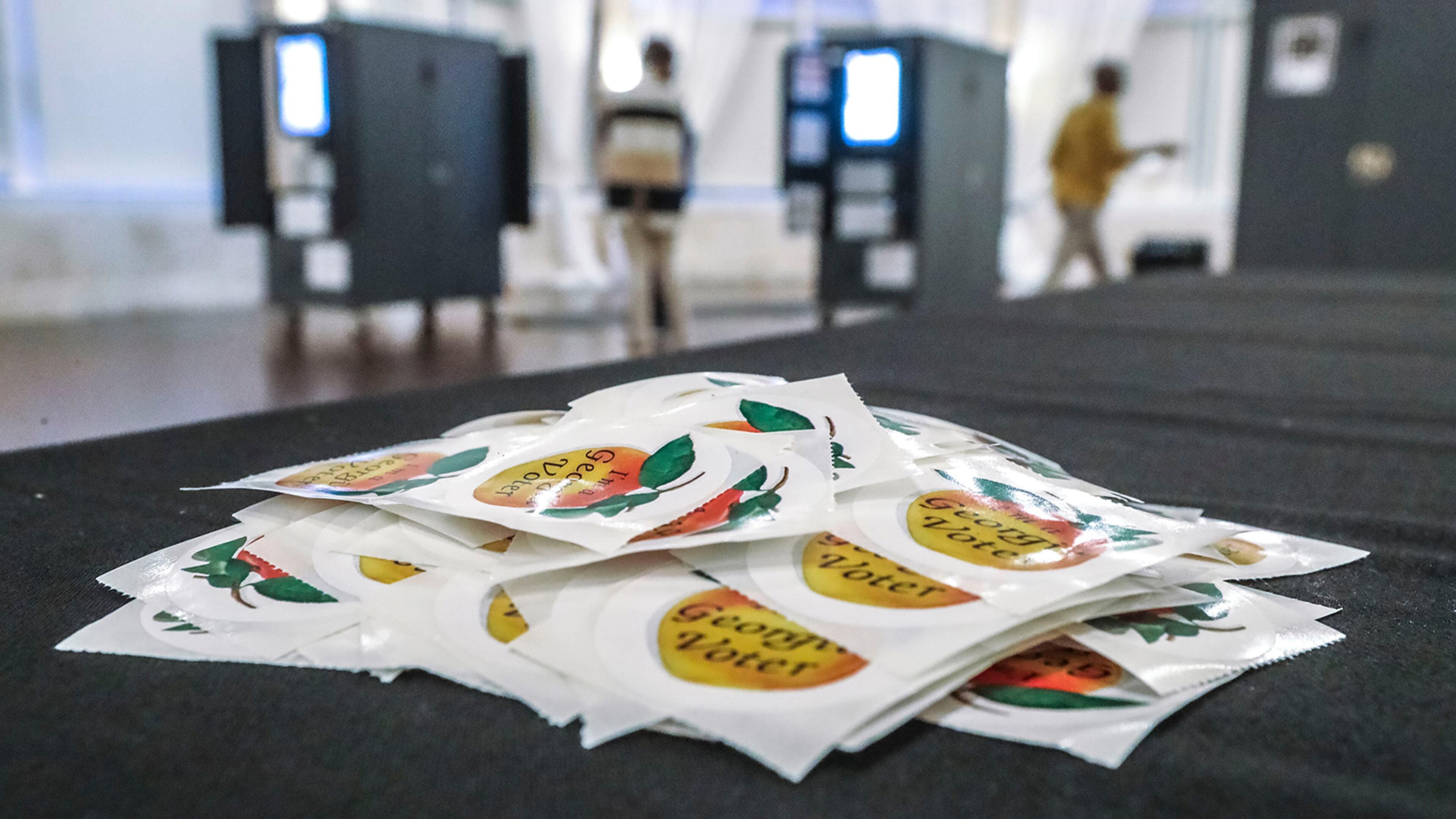 Fulton approves overseeing municipal elections after cities reverse course on handling the process. (John Spink/Atlanta Journal-Constitution/TNS)