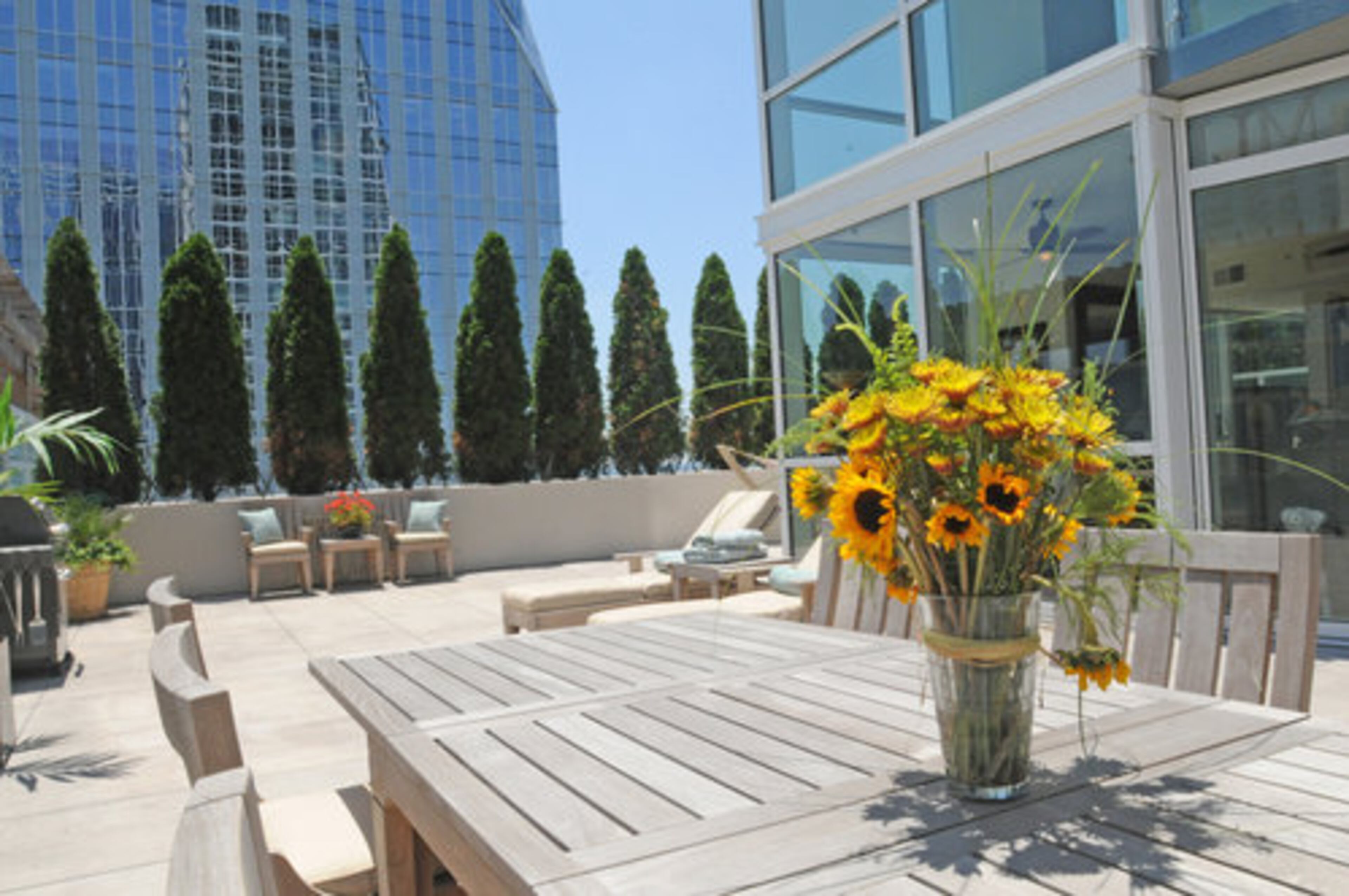 "This isn't one of those massive projects so you can definitely get to know people," said Cunningham and he likes being in the center of shopping, restaurants and nightlife in his Buckhead location. His commute to his office in the Perimeter area takes him 10-15 minutes in the car, and he spends no time in traffic.