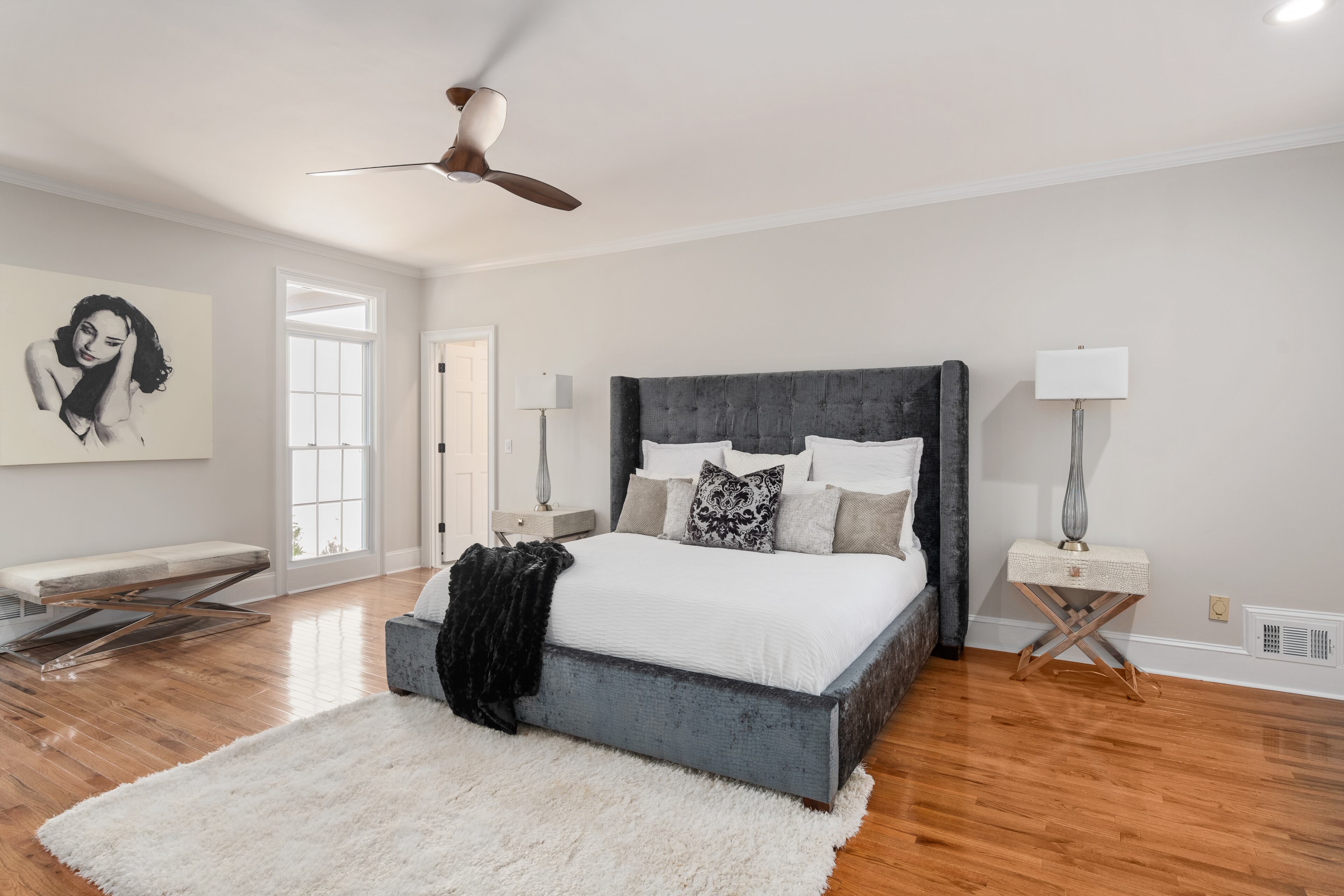 The home has 5 bedrooms, the primary one of which is on the main floor.