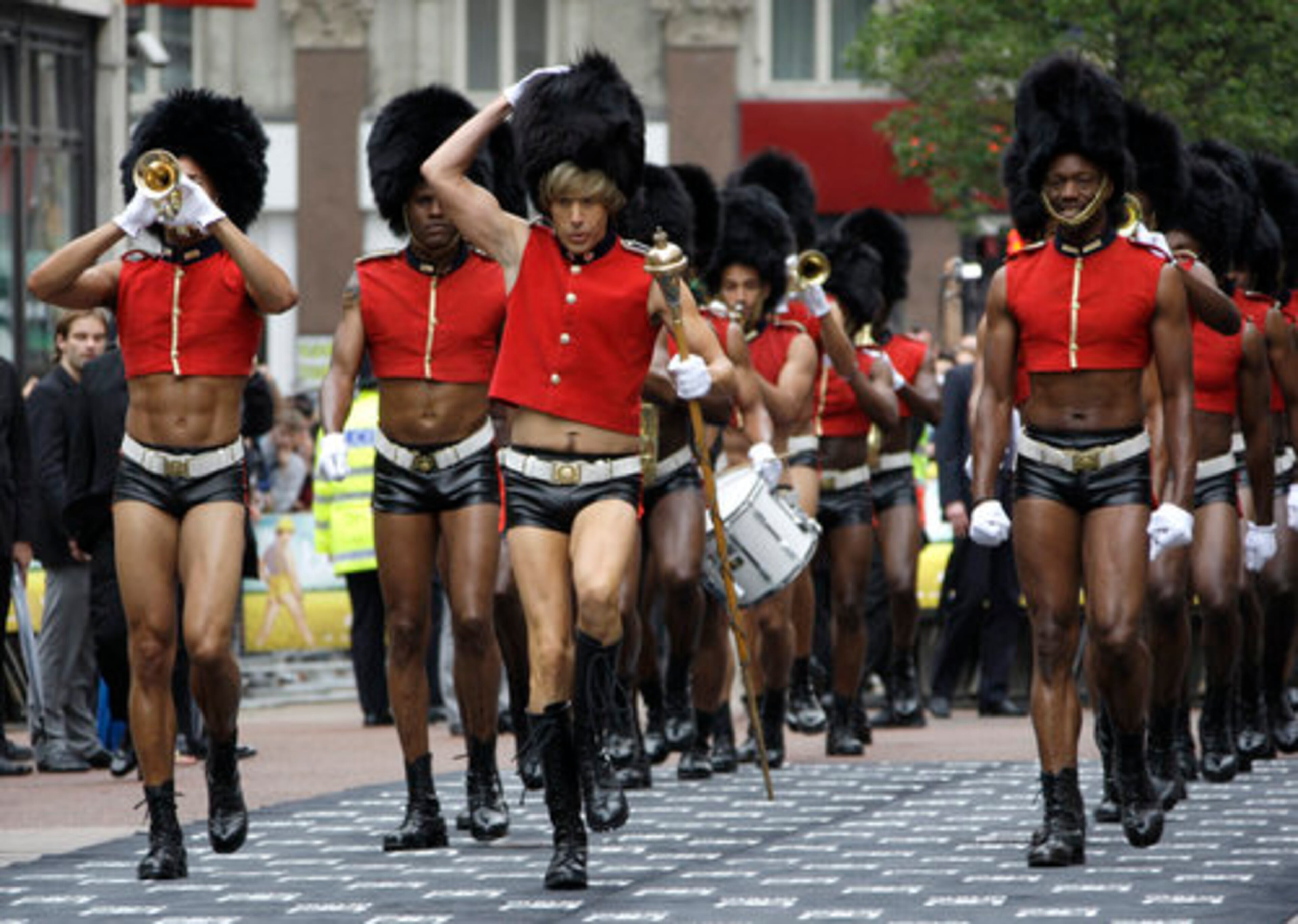 Whoa, hold onto your hat there! Bruno arrives for the premiere.
