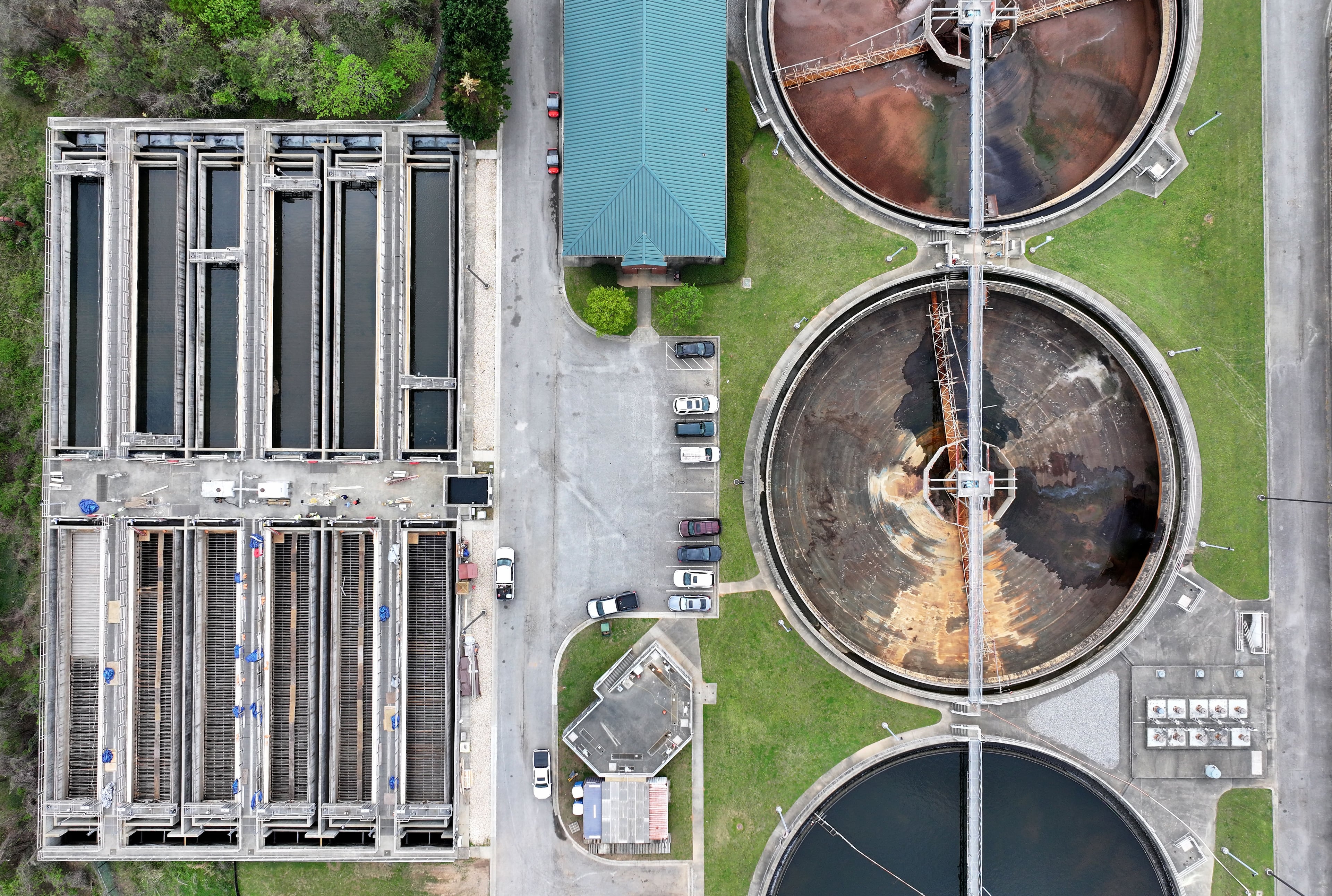 Aerial photo shows R.L. Sutton Water Reclamation Facility, where Cobb County is preparing to upgrade incinerators for sewage sludge. (Hyosub Shin/AJC)