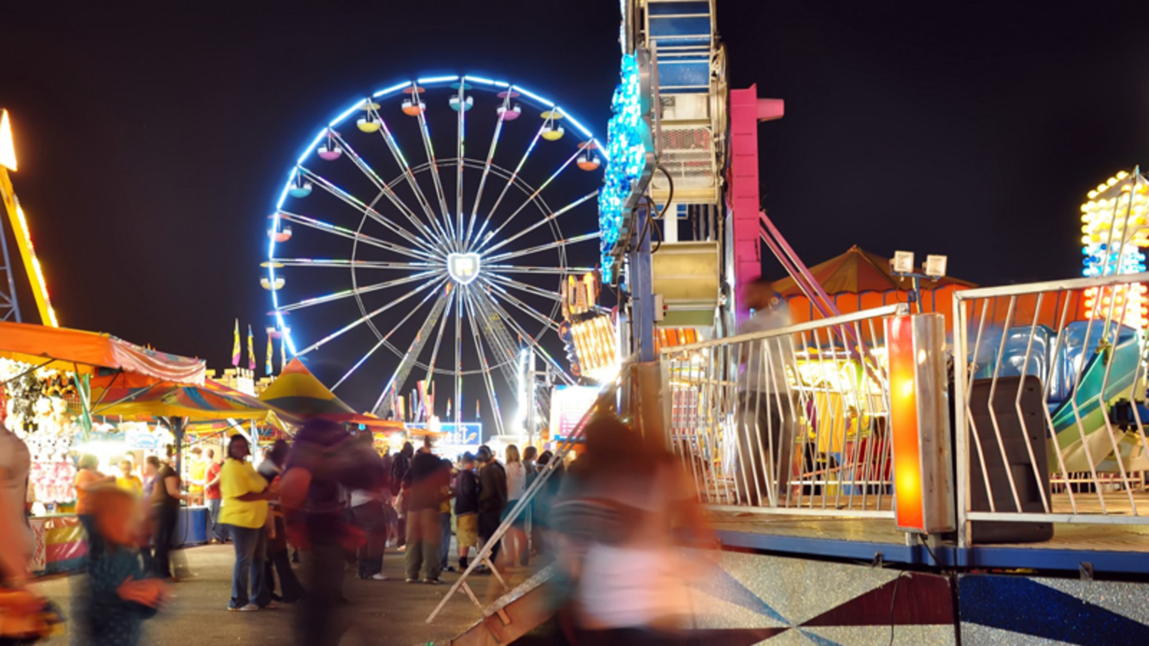 Alpharetta will allow a carnival to set up for 16 days — 12 days longer than ordinarily permitted — in the parking lot of North Point Mall. AJC FILE