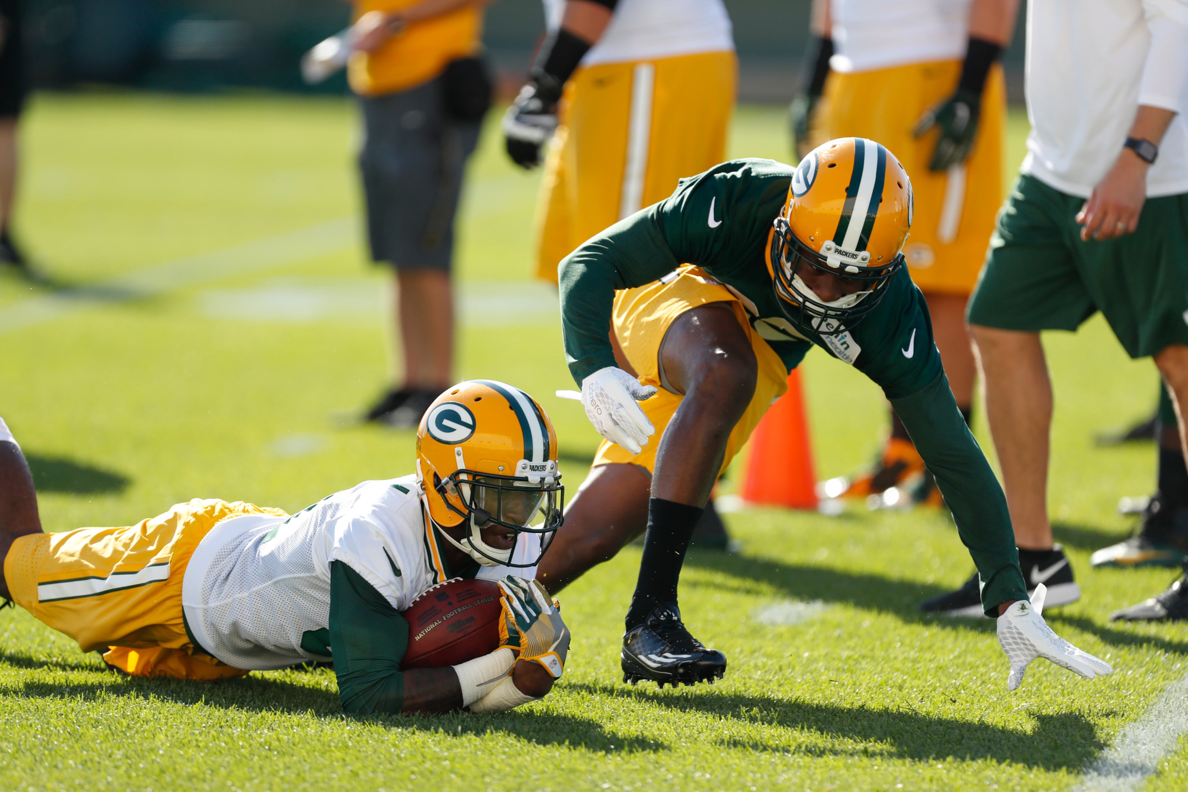 Green Bay Packers wide receiver Geronimo Allison (Right) and cornerback Damarious Randall during NFL football training camp, Tuesday, July 26, 2016, in Green Bay, Wis. (AP Photo/Matt Ludtke)