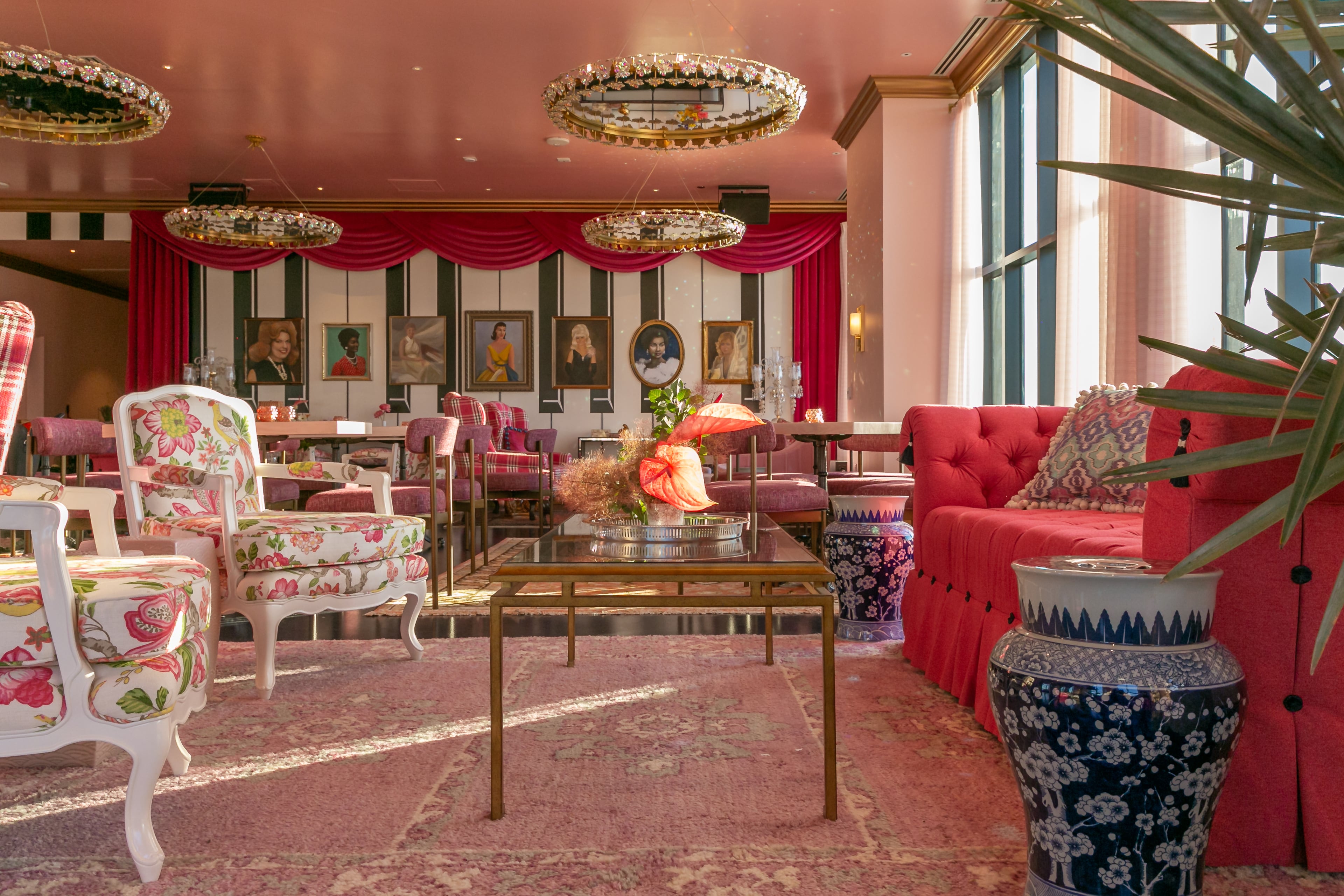 A new Dolly Parton-inspired rooftop bar in Nashville. The new spot sits atop The Graduate hotel in music city. Named in honor of a Parton album, White Limozeen, is now open to the public.