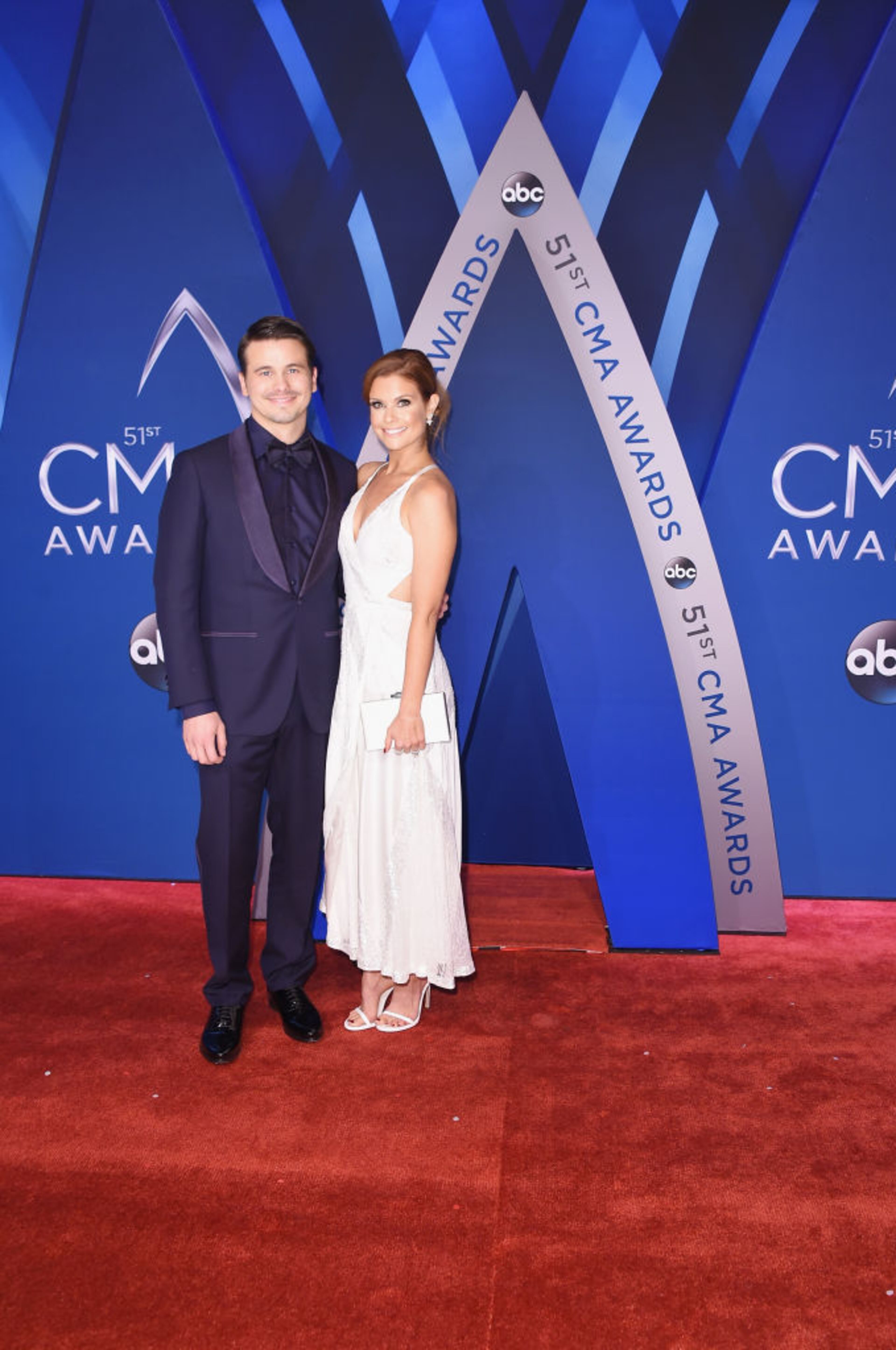 NASHVILLE, TN - NOVEMBER 08: Actors Jason Ritter and JoAnna Garcia Swisher attend the 51st annual CMA Awards at the Bridgestone Arena on November 8, 2017 in Nashville, Tennessee. (Photo by Michael Loccisano/Getty Images)