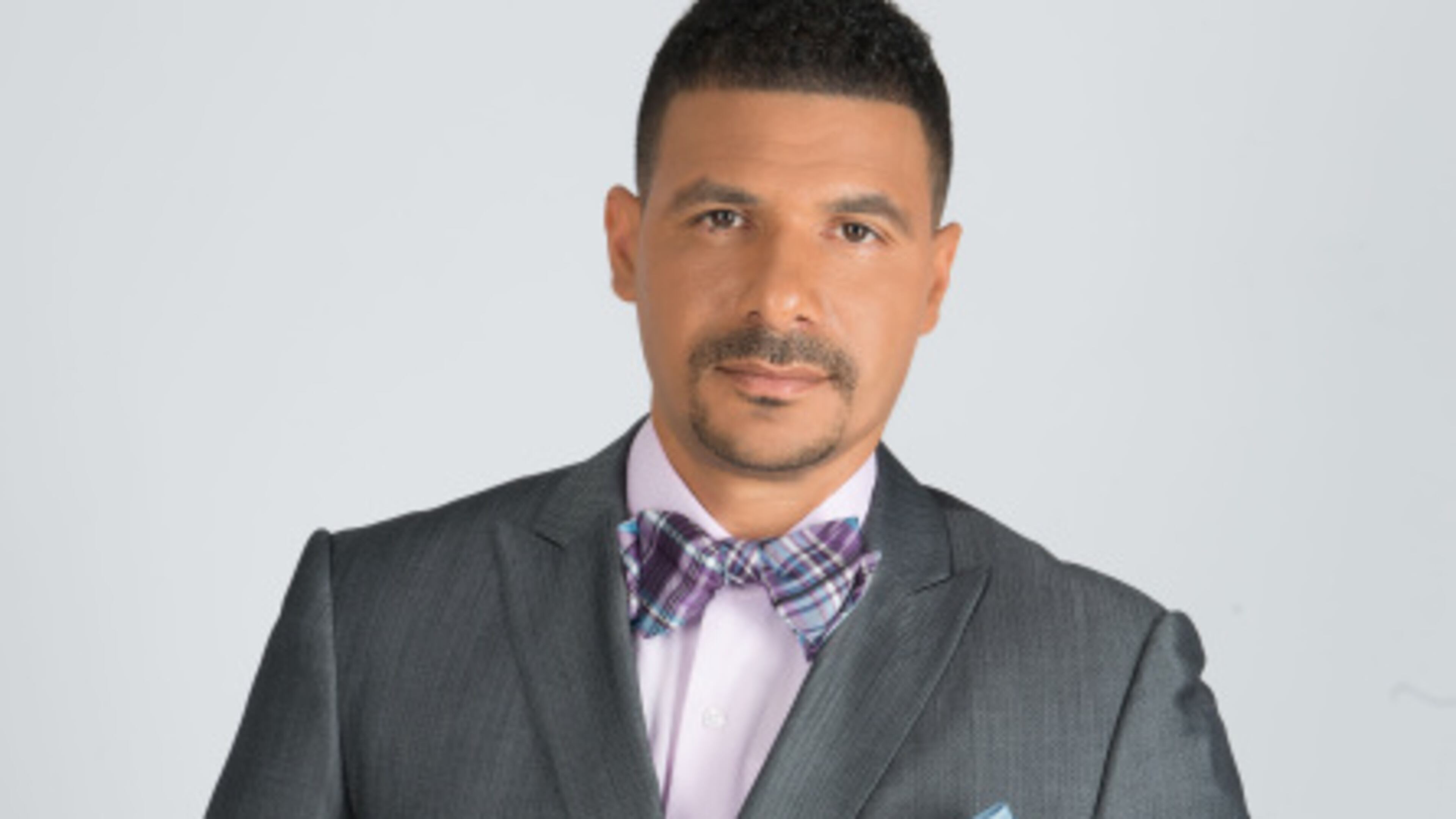 Dr. Steve Perry, an educator, is doing a two-run test run for a potential syndicated talk show in eight markets including Atlanta on Fox 5 from January 7 to January 18.