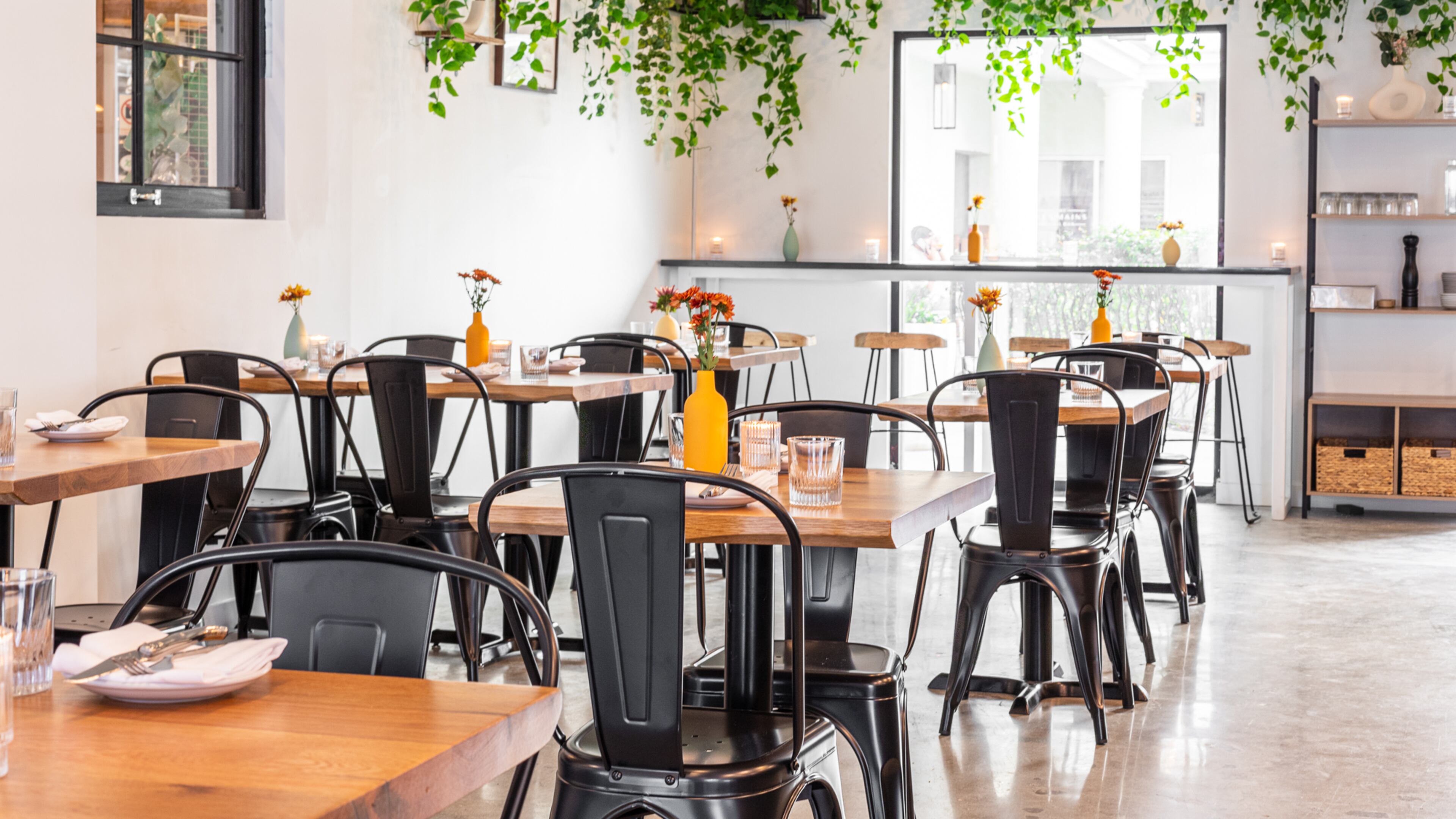 The interior of Isla & Co. in Buckhead.