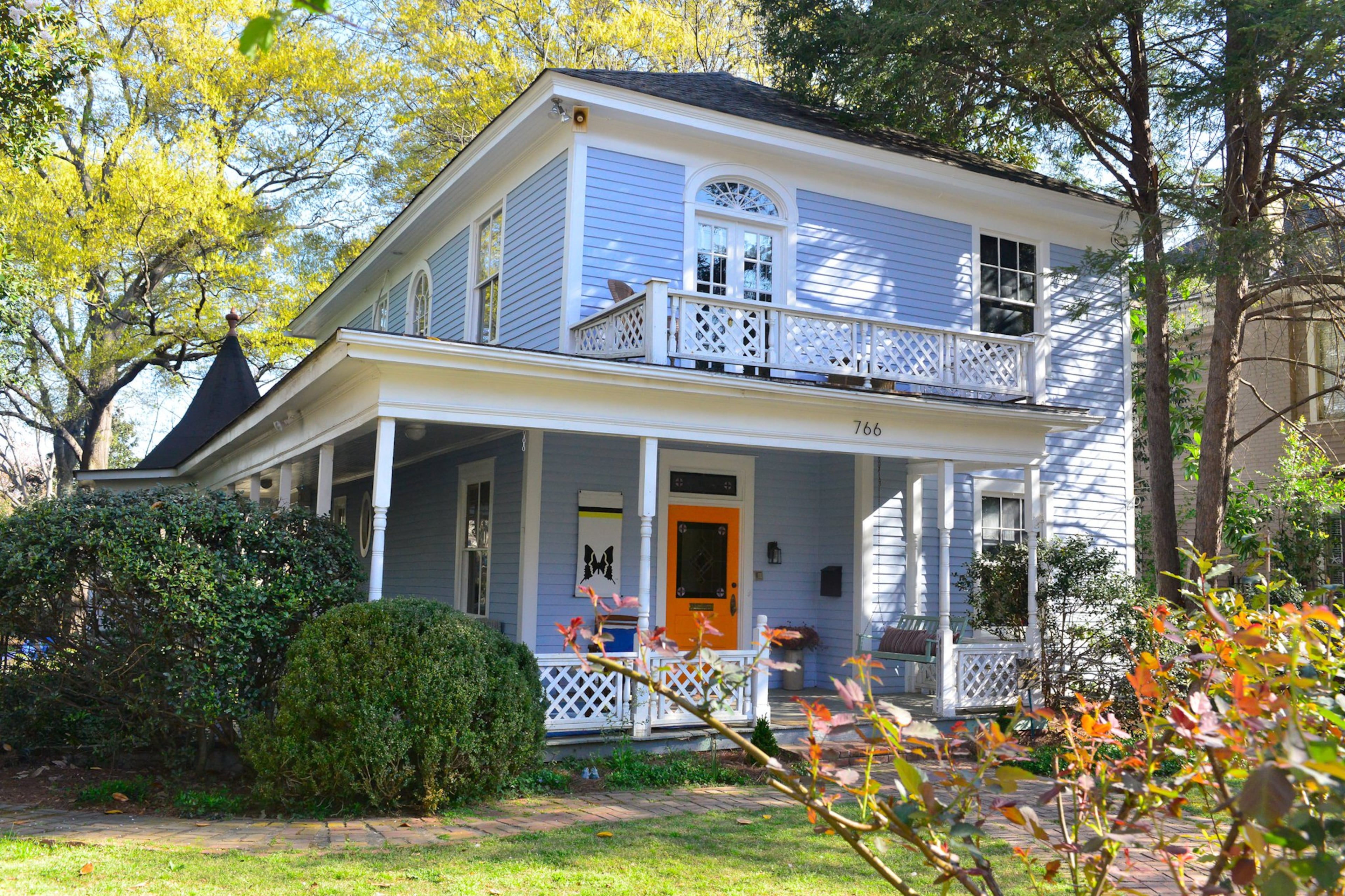Bill Goodman and Karen Goeckel bought their century-old Inman Park home in 2014. This is one of the few houses in Inman Park that has always been a single-family home, instead of being divided into apartments at some point, they say.