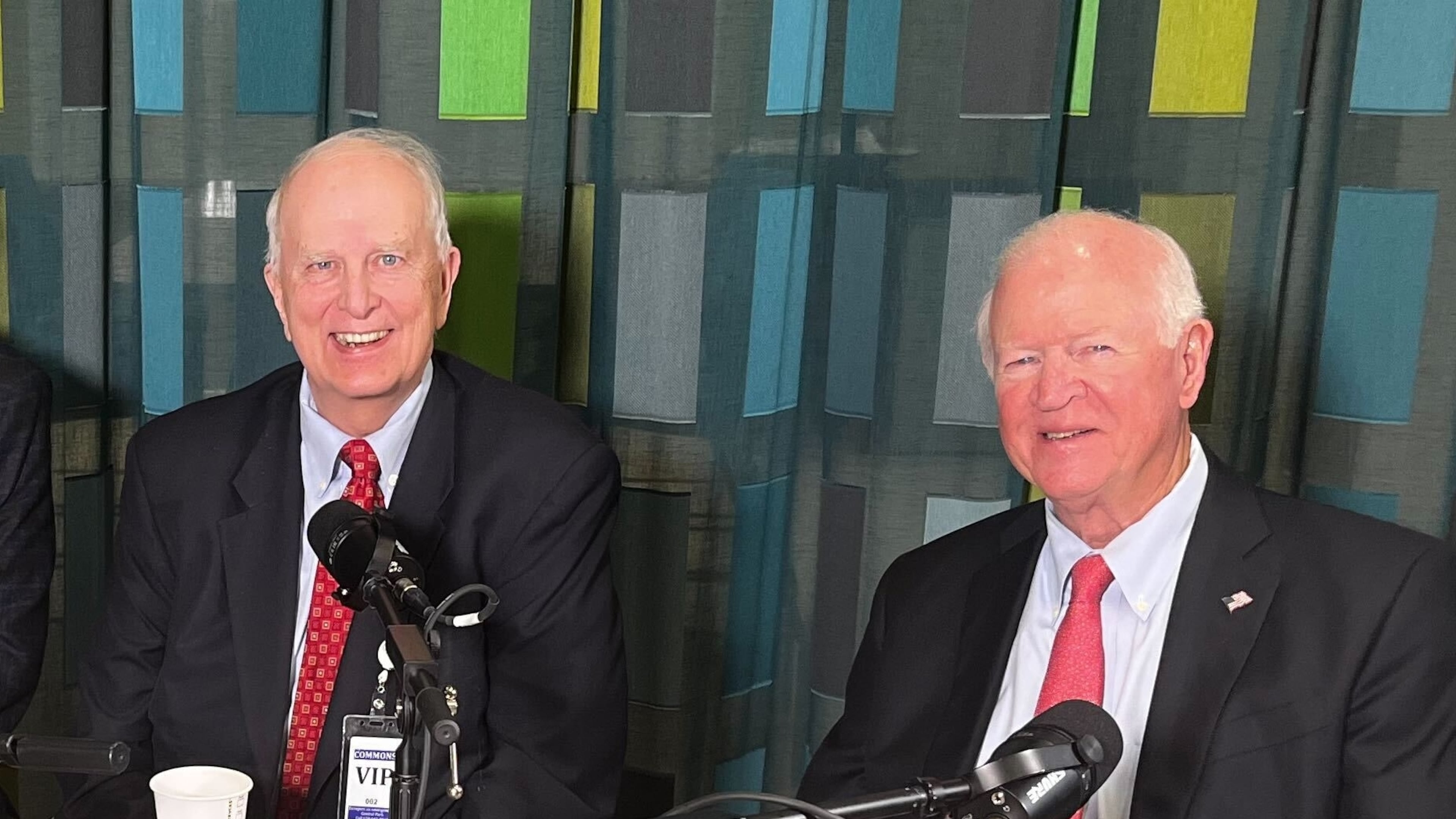 Former Gov. Roy Barnes (right) and former U.S. Senator Saxby Chambliss (left). (Natalie Mendenhall/AJC)