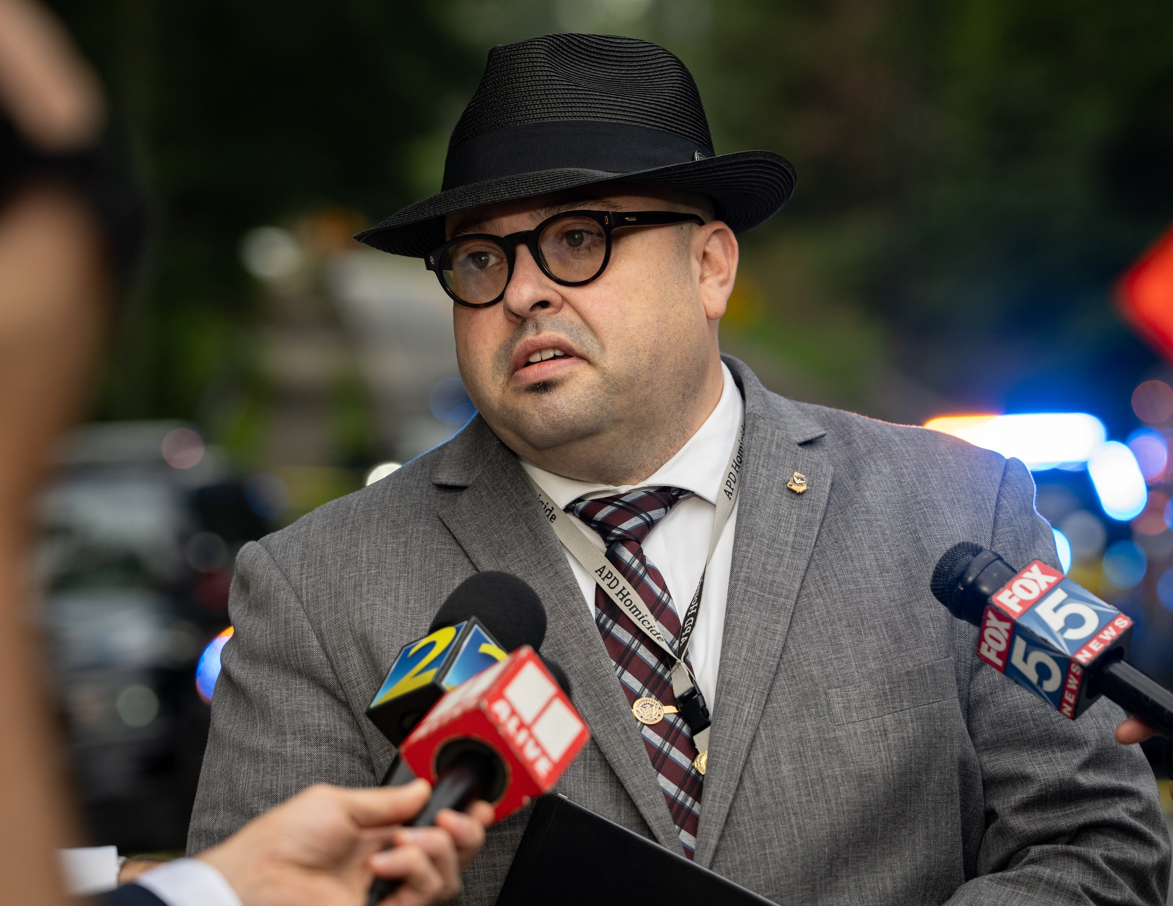 Atlanta police homicide Cmdr. Andrew Smith told reporters the victim was dead when police arrived at the scene Monday morning. (Ben Hendren for the AJC)