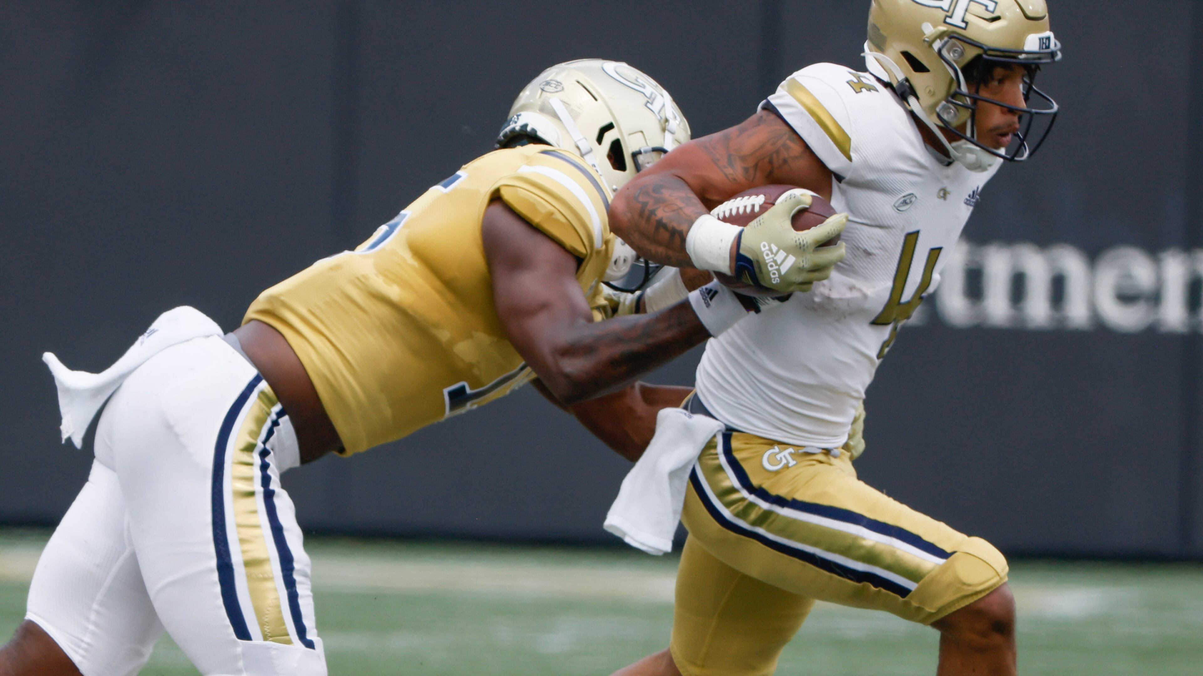 Dontae Smith breaks free for a nine yard run in the first quarter during Georgia Tech's spring football game in Atlanta on Saturday, April 15, 2023. (Bob Andres for the Atlanta Journal Constitution)