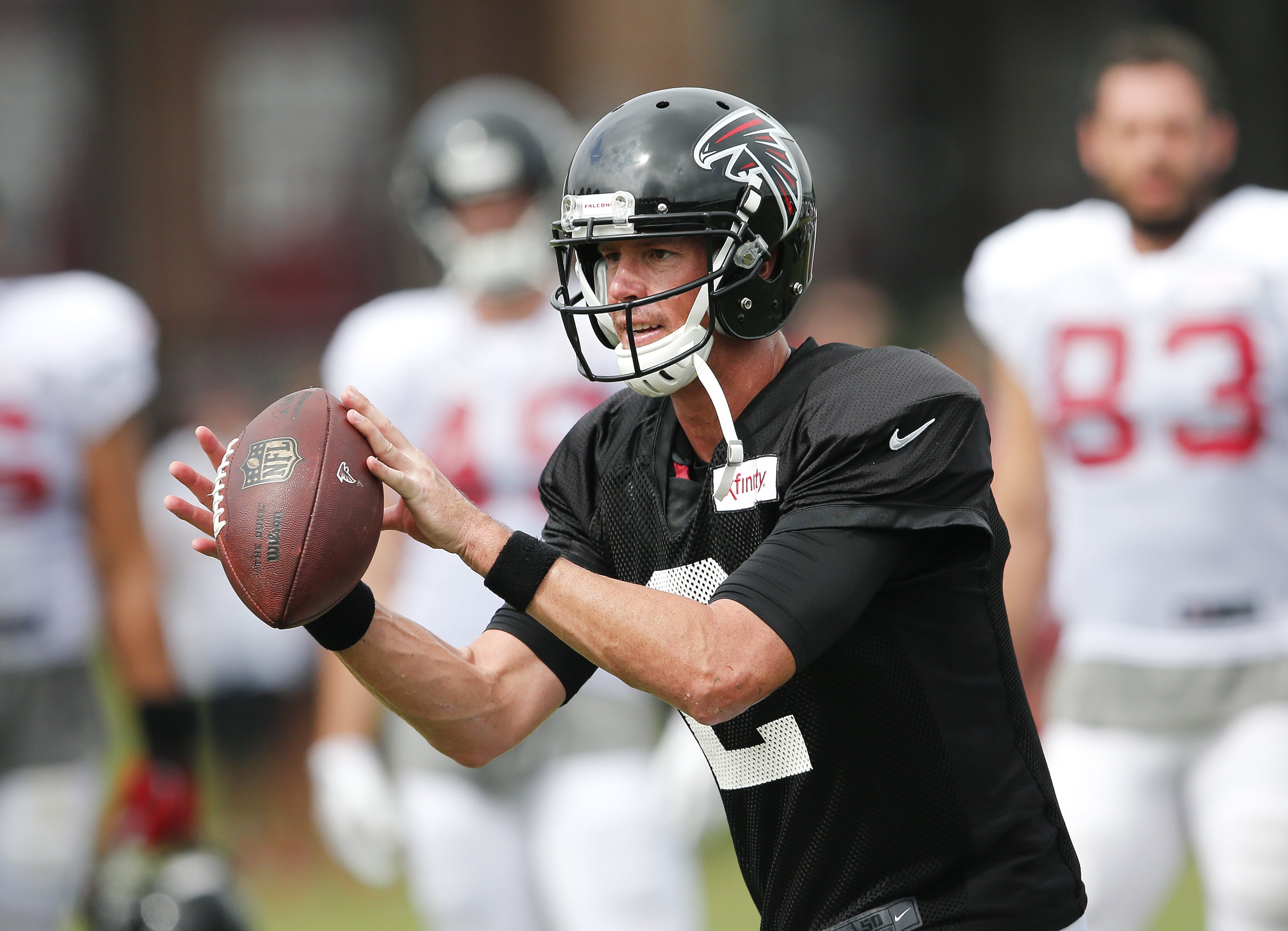 Atlanta Falcons quarterback Matt Ryan (2) works during an NFL football practice Thursday, Aug. 4, 2016, in Flowery Branch, Ga.. (AP Photo/John Bazemore)