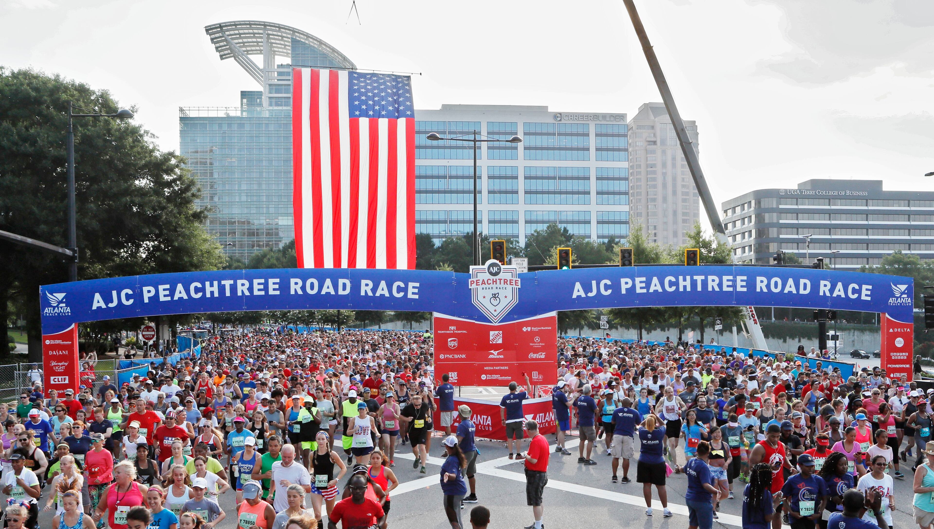 7/4/18 - Atlanta - Non elite runners at the starting line. The 49th running of the AJC Peachtree Road Race in Atlanta took off on Peachtree Street near Lenox Mall. BOB ANDRES /BANDRES@AJC.COM