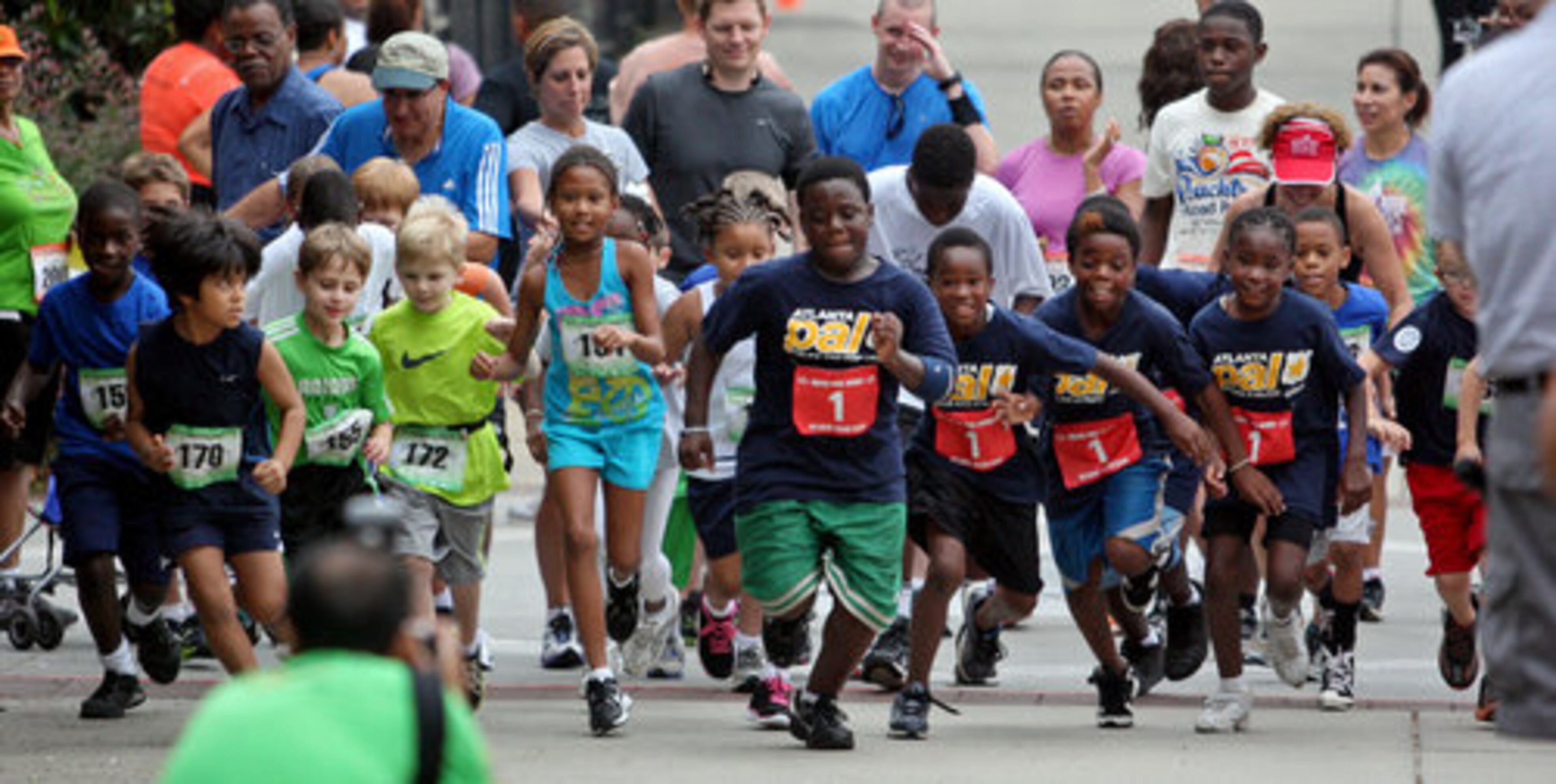 Kids take off in the Gumshoe Gallop.