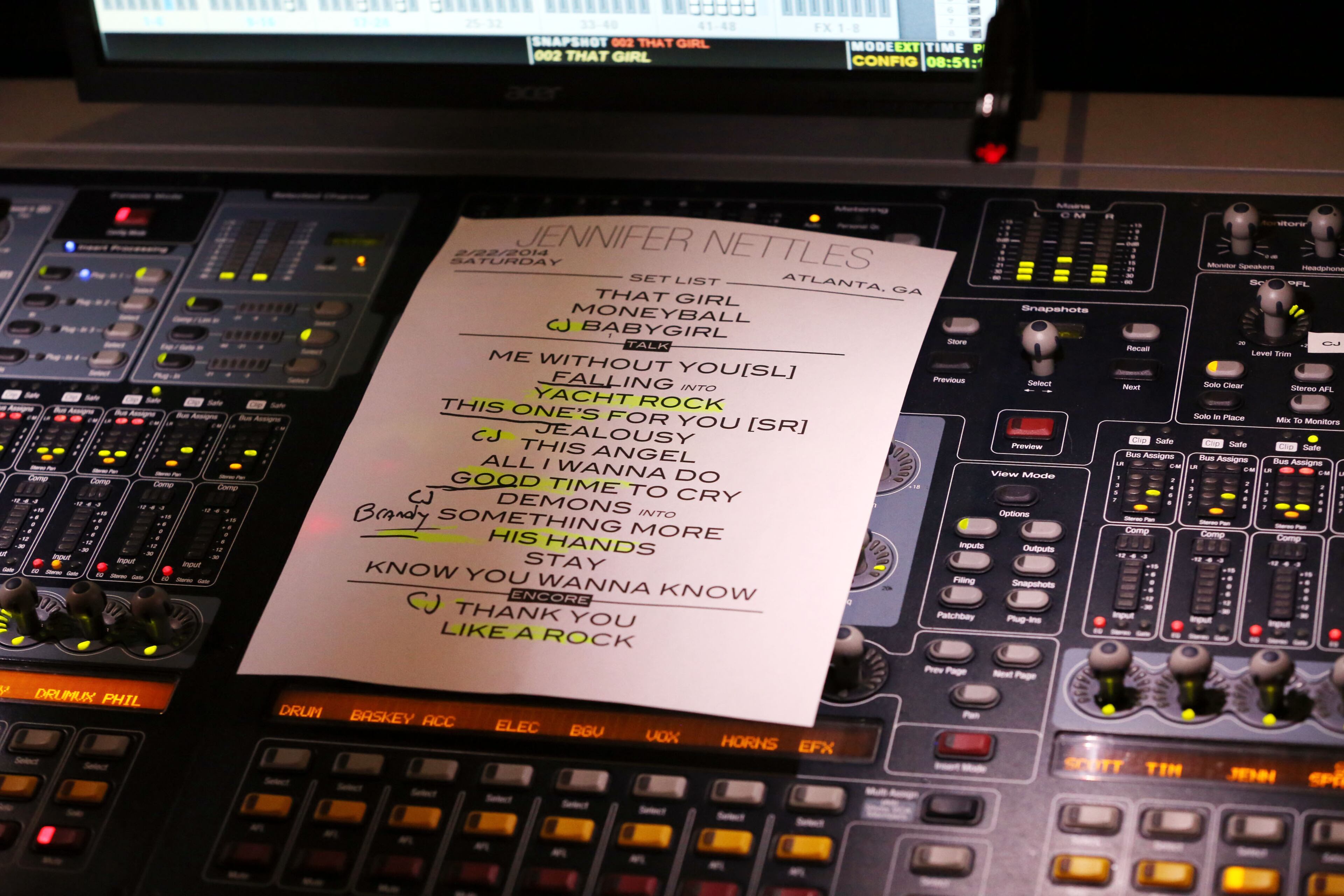 The Jennifer Nettles set list. Georgia native and Sugarland vocalist Jennifer Nettles played to a nearly sold out Fox Theatre Saturday night on her solo tour. Singer-songwriter Brandy Clark opened the show.