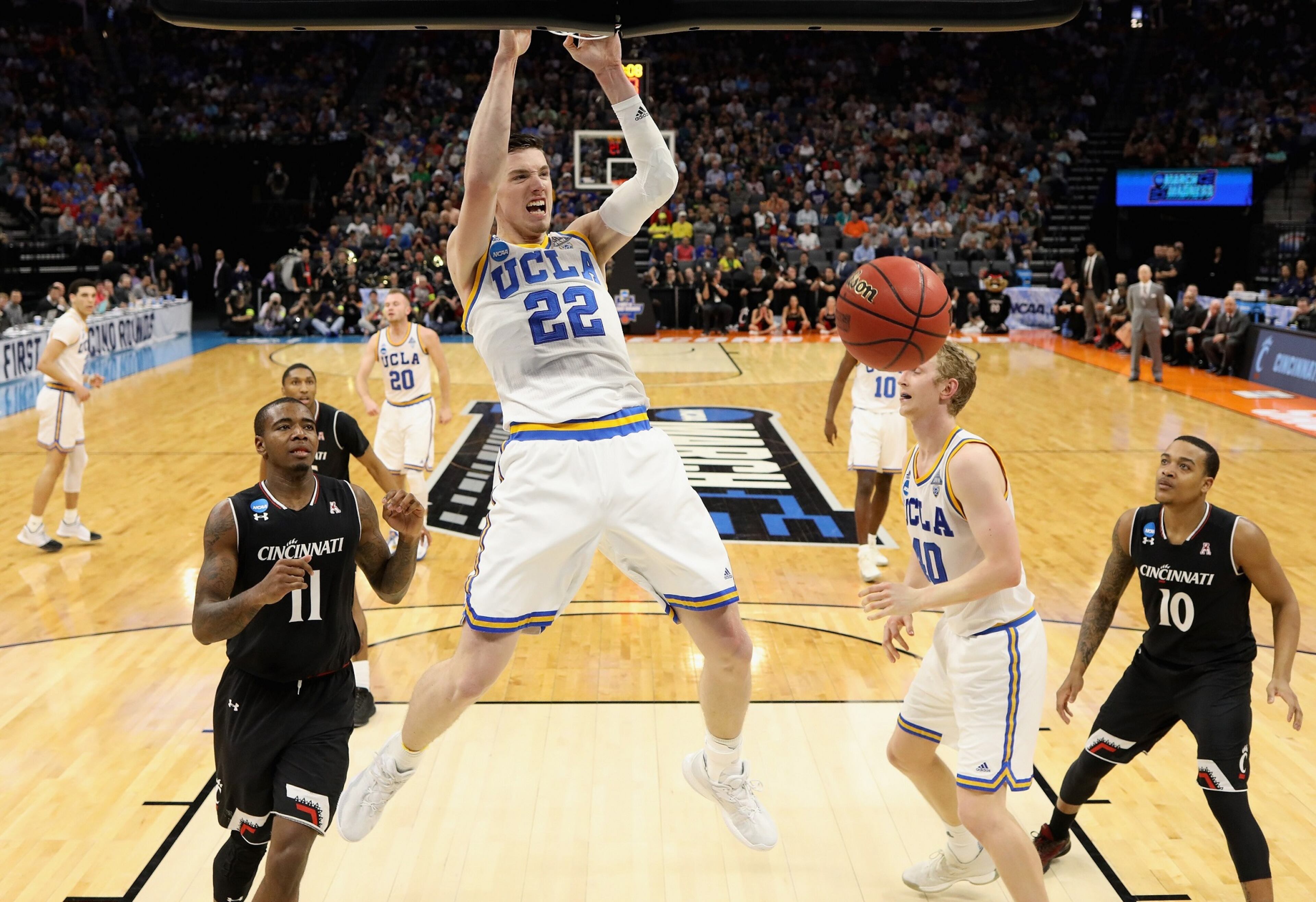SACRAMENTO, CA - MARCH 19: TJ Leaf #22 of the UCLA Bruins dunks the ball against the Cincinnati Bearcats during the second round of the 2017 NCAA Men's Basketball Tournament at Golden 1 Center on March 19, 2017 in Sacramento, California. (Photo by Jamie Squire/Getty Images)