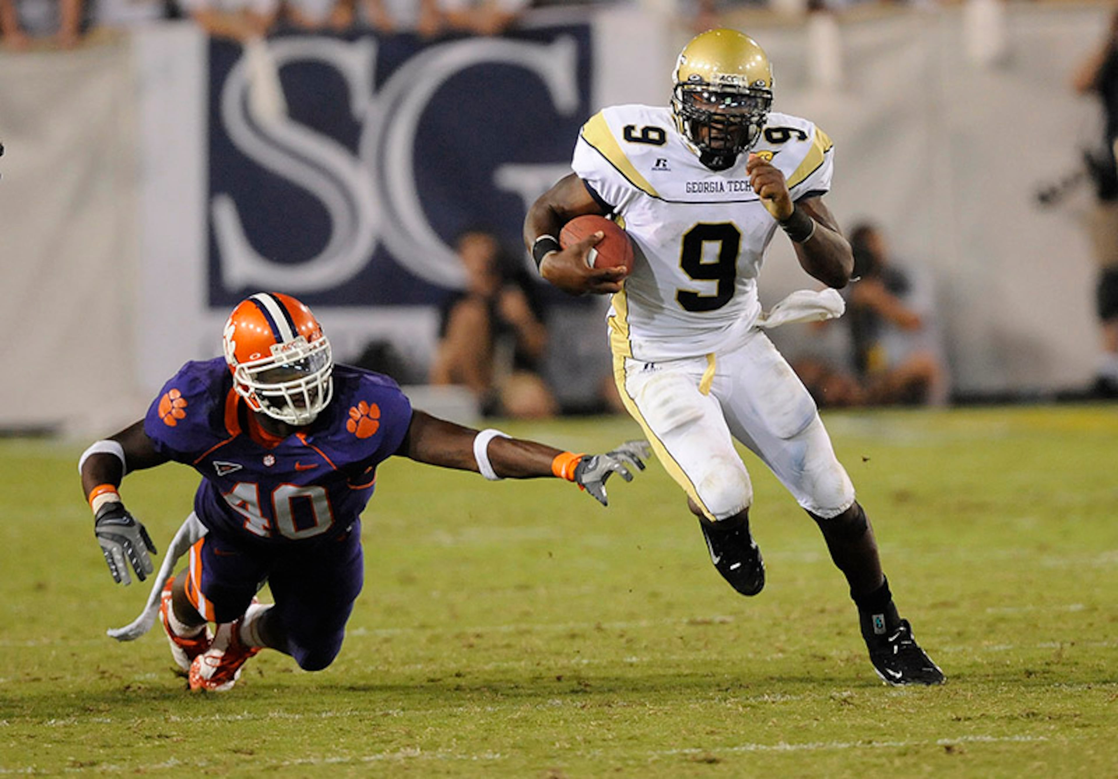 Georgia Tech 30, Clemson 27, 2009, at Bobby Dodd Stadium: The 15th-ranked Yellow Jackets raced to a 24-0 lead 4 1/2 minutes into the second quarter. The scores inluded an 85-yard punt return (Tech's longest since 1972) and an 82-yard touchdown run. But Clemson scored 27 unanswered points, taking its first lead of the night 27-24 with 11:33 left in the game. Georgia Tech's offense, which was stoic through most of the second half, put together two drives for field goals that secured the win - Tech's fifth in its last six games against Clemson.