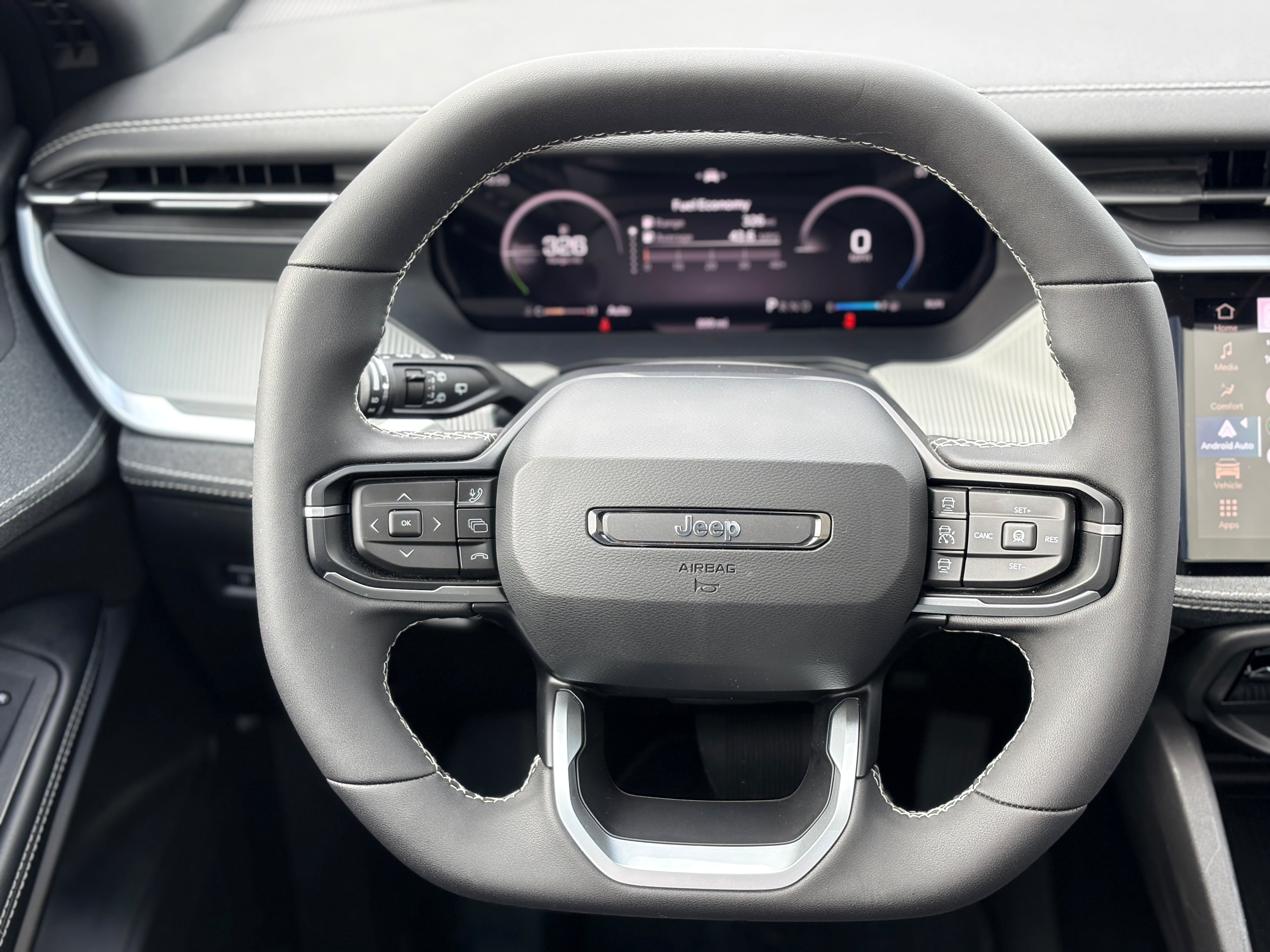 2026 Jeep Cherokee interior. (Robert Duffer/Cox Automotive)