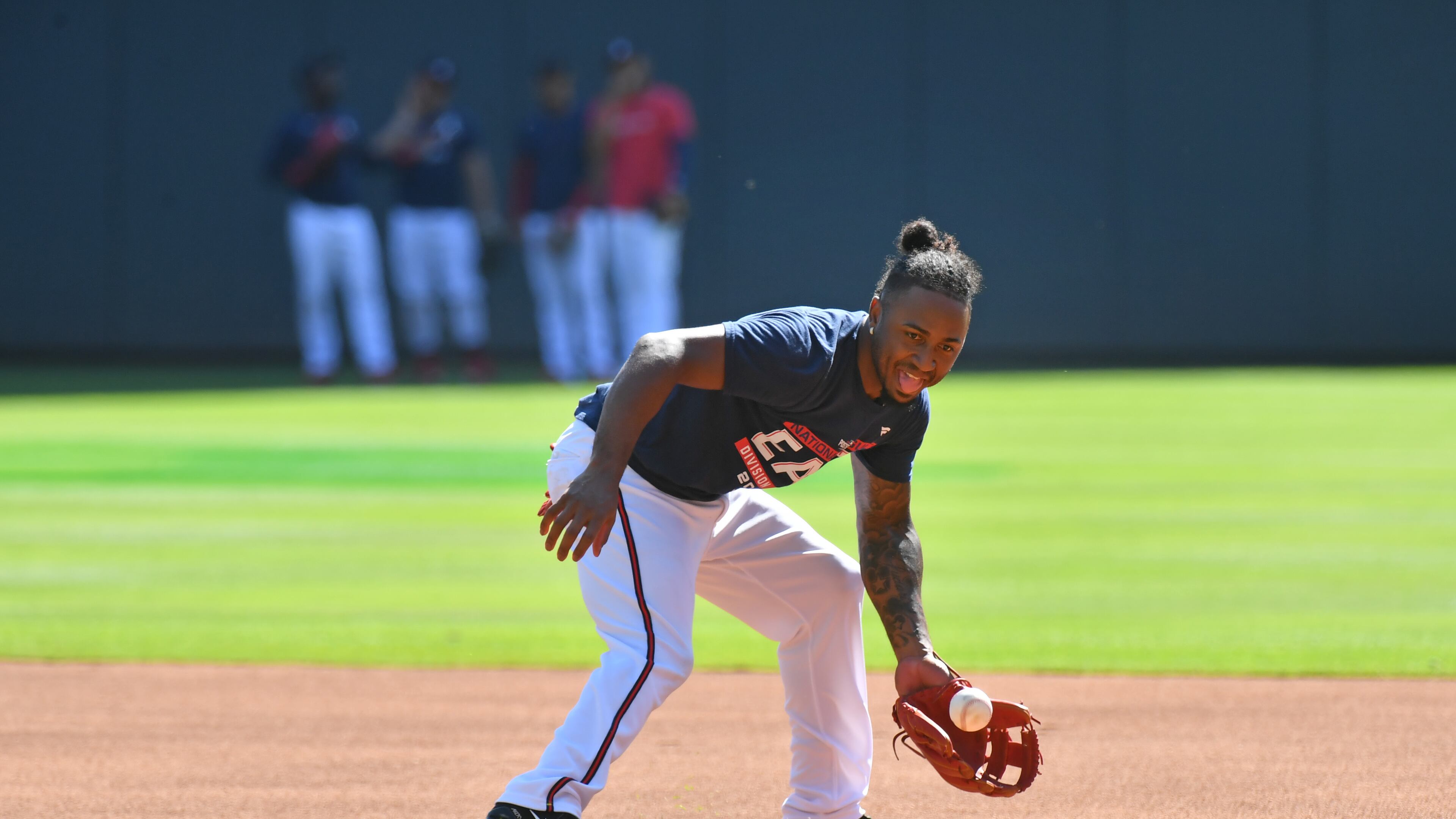 October 15, 2021 Atlanta - Atlanta Braves second baseman Ozzie Albies (1) works out during a workout ahead of baseballs National League Championship Series against Los Angeles Dodgers at Truist Park on Friday, October 15. (Hyosub Shin / Hyosub.Shin@ajc.com)