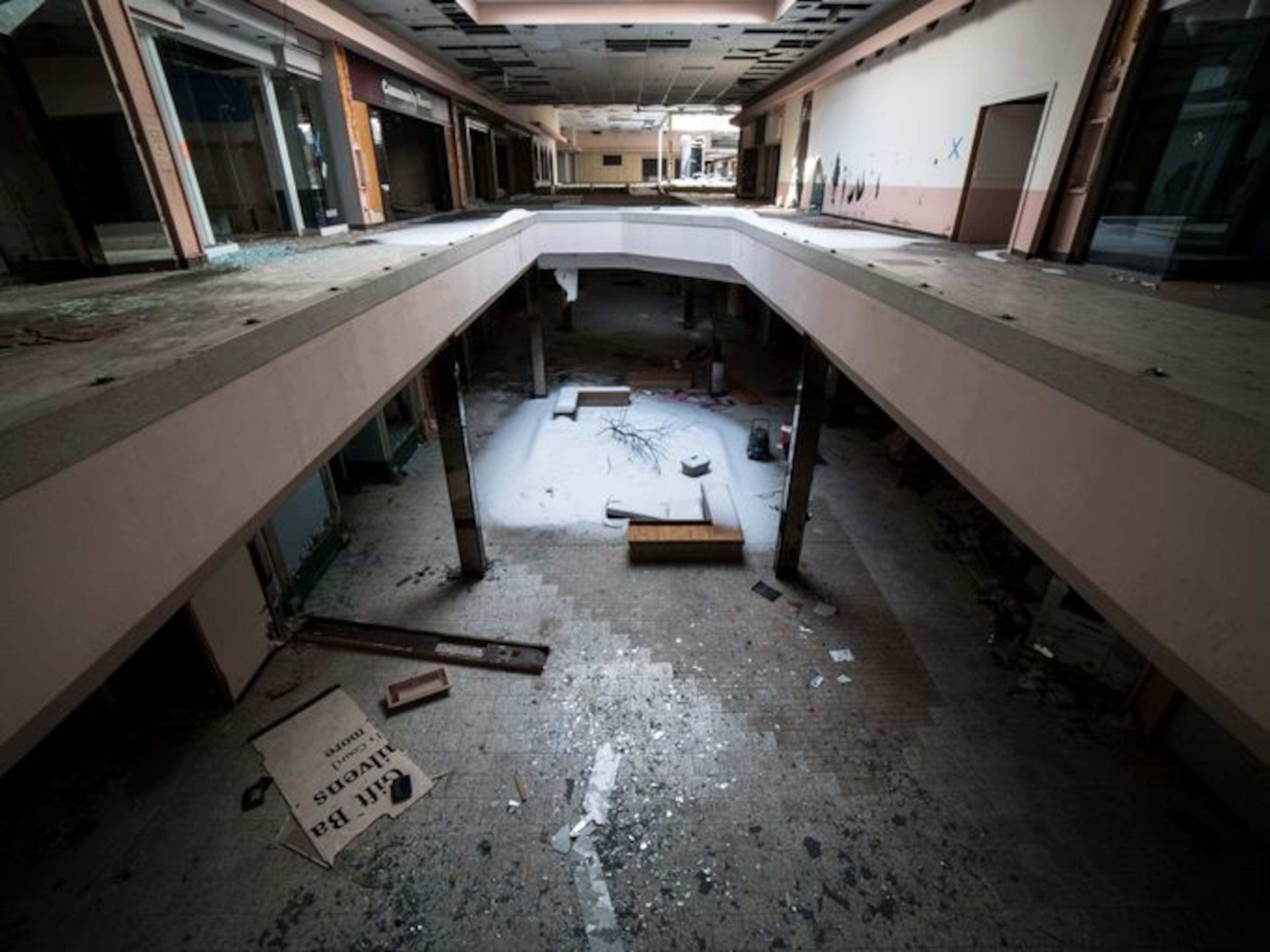 (Photo Source: Johnny Joo, www.architecturalafterlife.com)