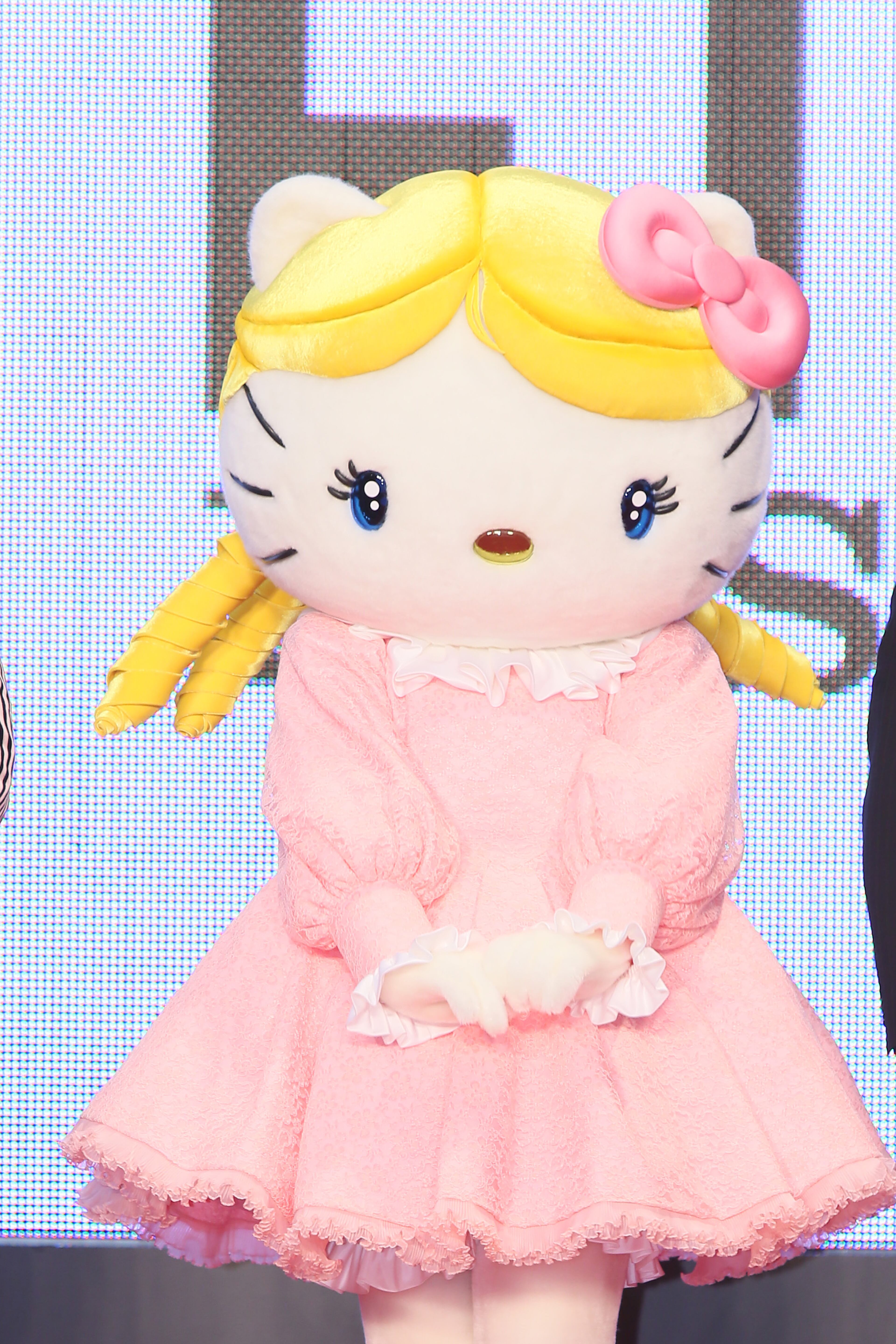 TOKYO, JAPAN - OCTOBER 23: Hello Kitty poses for 'The Nutcracker' photocall during the opening ceremony during the 27th Tokyo International Film Festival at Roppongi Hills on October 23, 2014 in Tokyo, Japan. (Photo by Ken Ishii/Getty Images)
