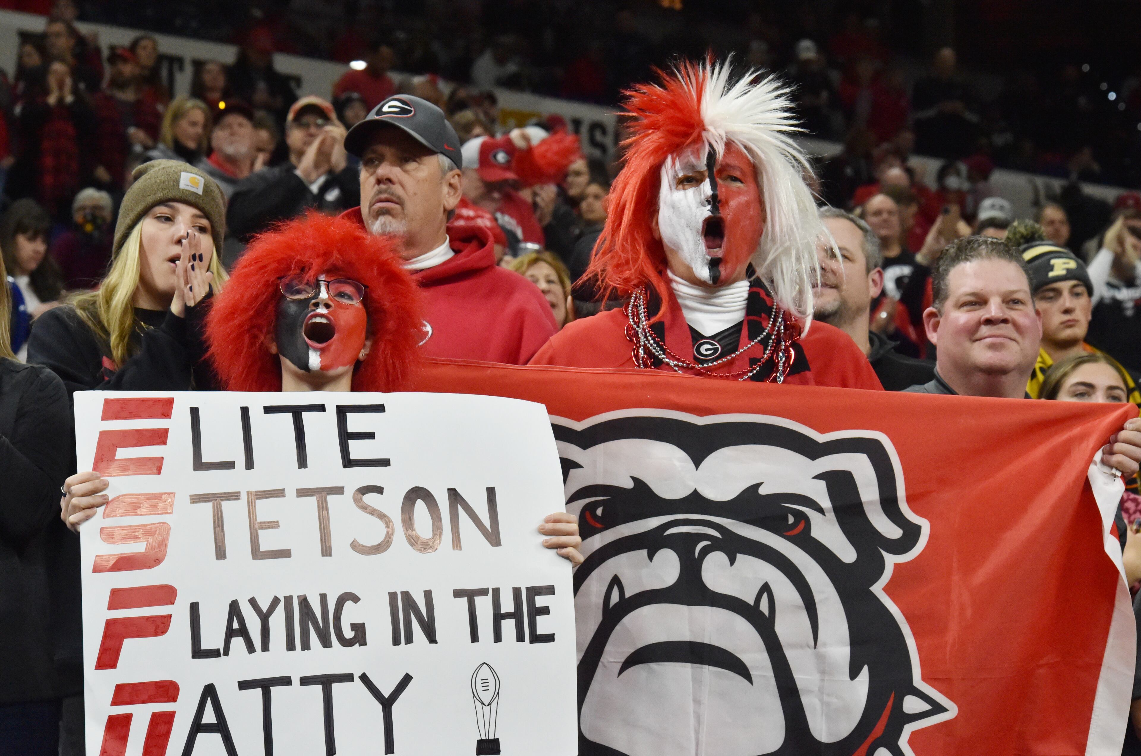 Georgia fans cheer prior to the 2022 College Football Playoff National Championship Game against Alabama at Lucas Oil Stadium in Indianapolis on Monday, January 10, 2022. (Hyosub Shin / Hyosub.Shin@ajc.com)